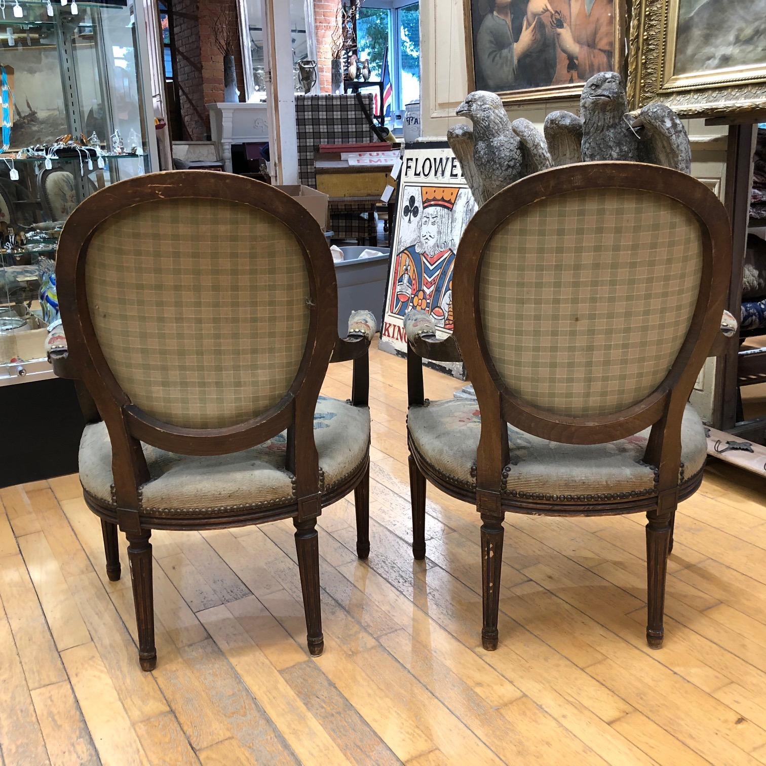 Wonderful Pair of 19th Century Tapestry and Carved Wood Armchairs In Good Condition In Hopewell, NJ