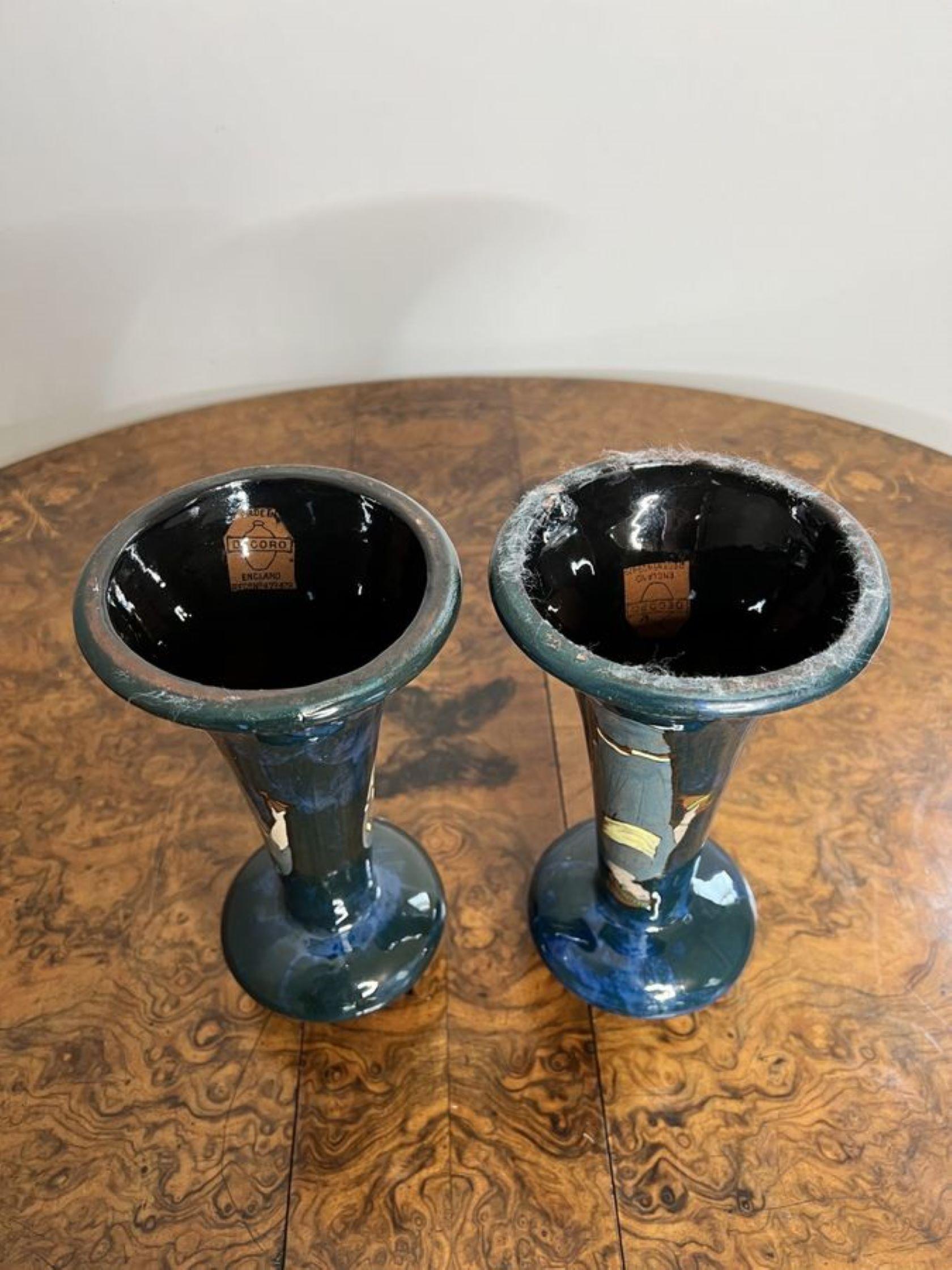 Ceramica Splendida coppia di antichi candelabri Decoro Inghilterra in vendita
