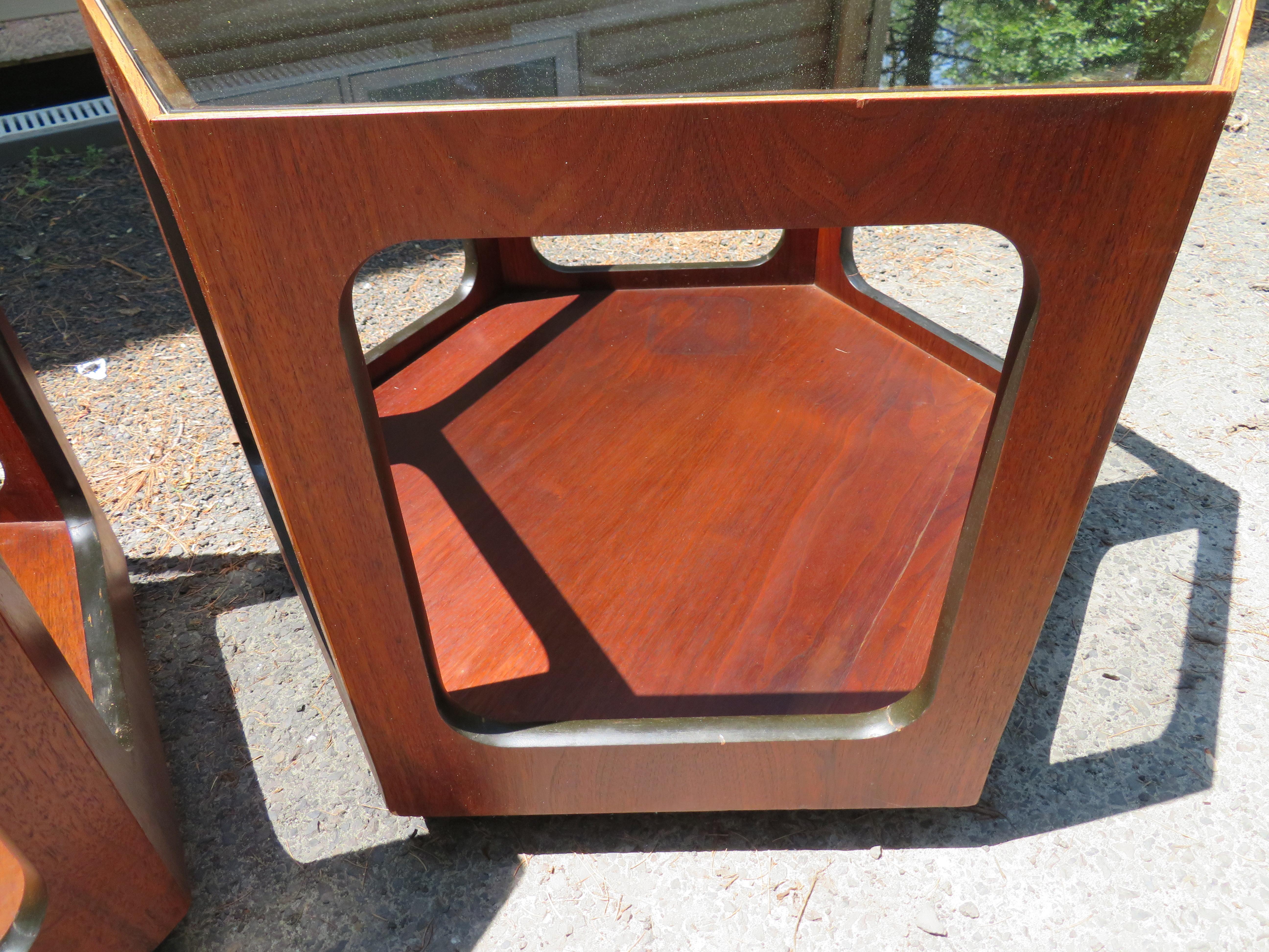 American Wonderful Pair of Lane Octagon Glass Walnut Side End Tables Mid-Century Modern For Sale
