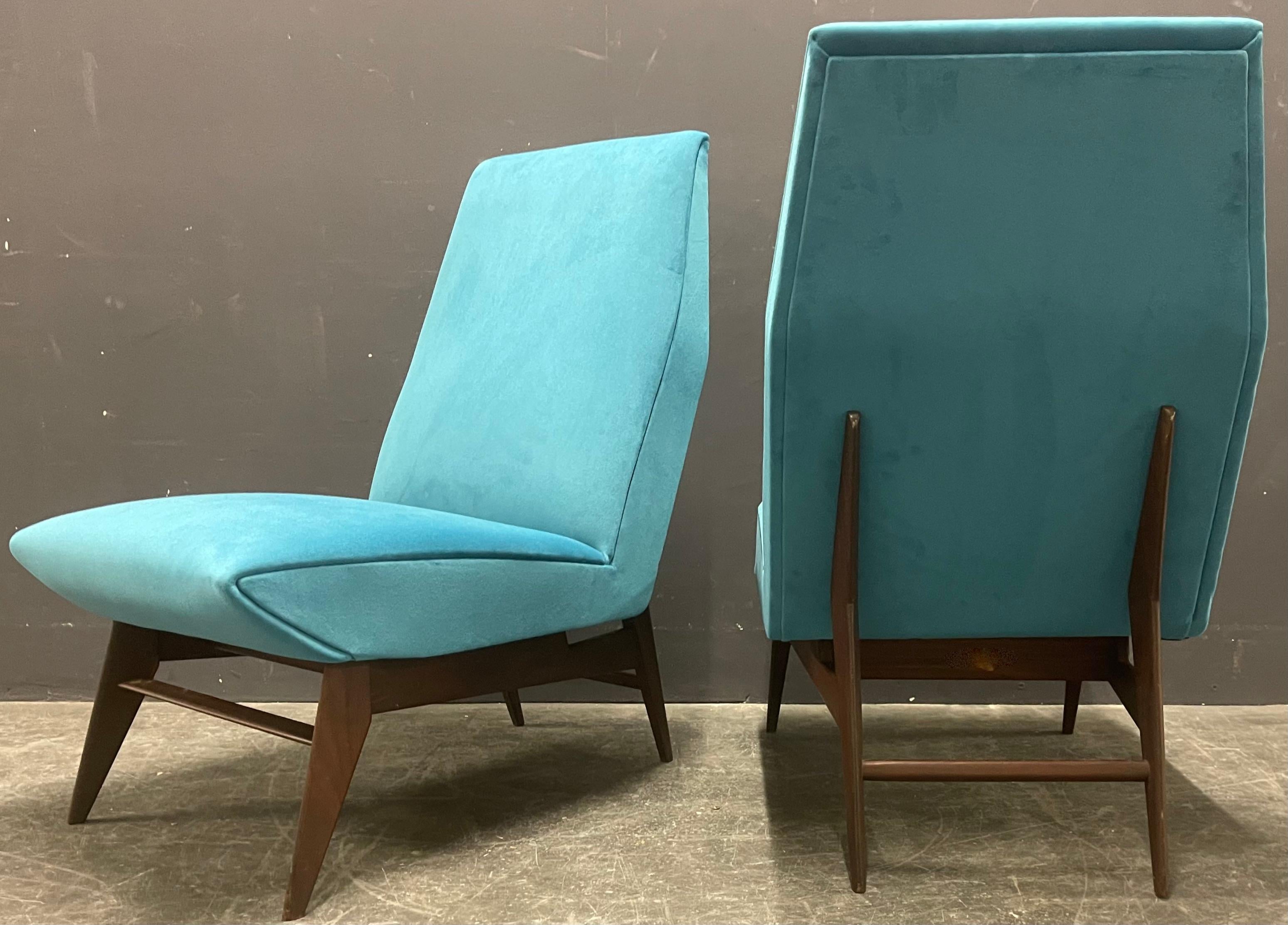 wonderful pair of lounge chairs from brazil For Sale 2