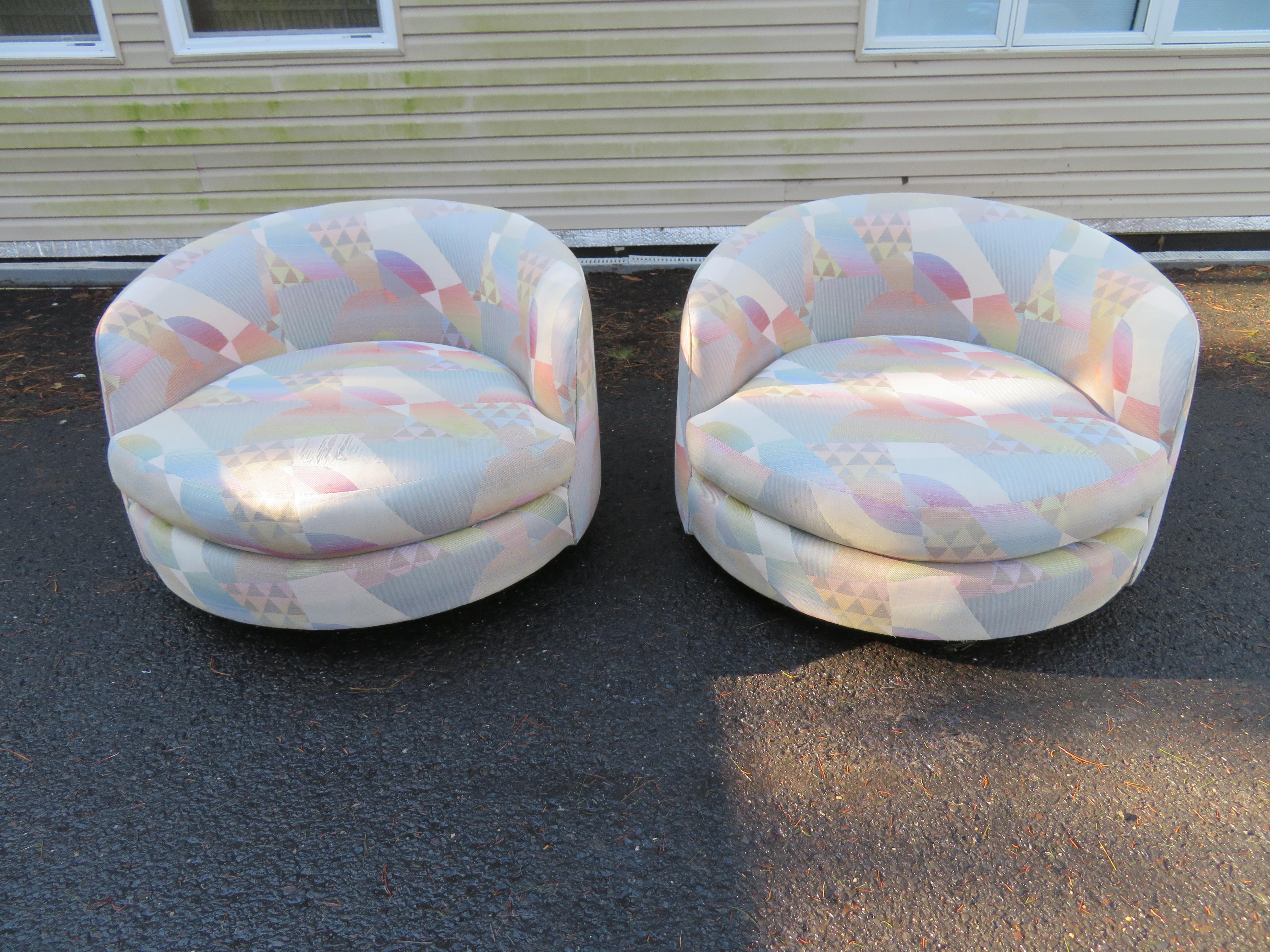 Pair of Extra Large Milo Baughman Swivel Lounge Chairs Mid-Century Modern 6