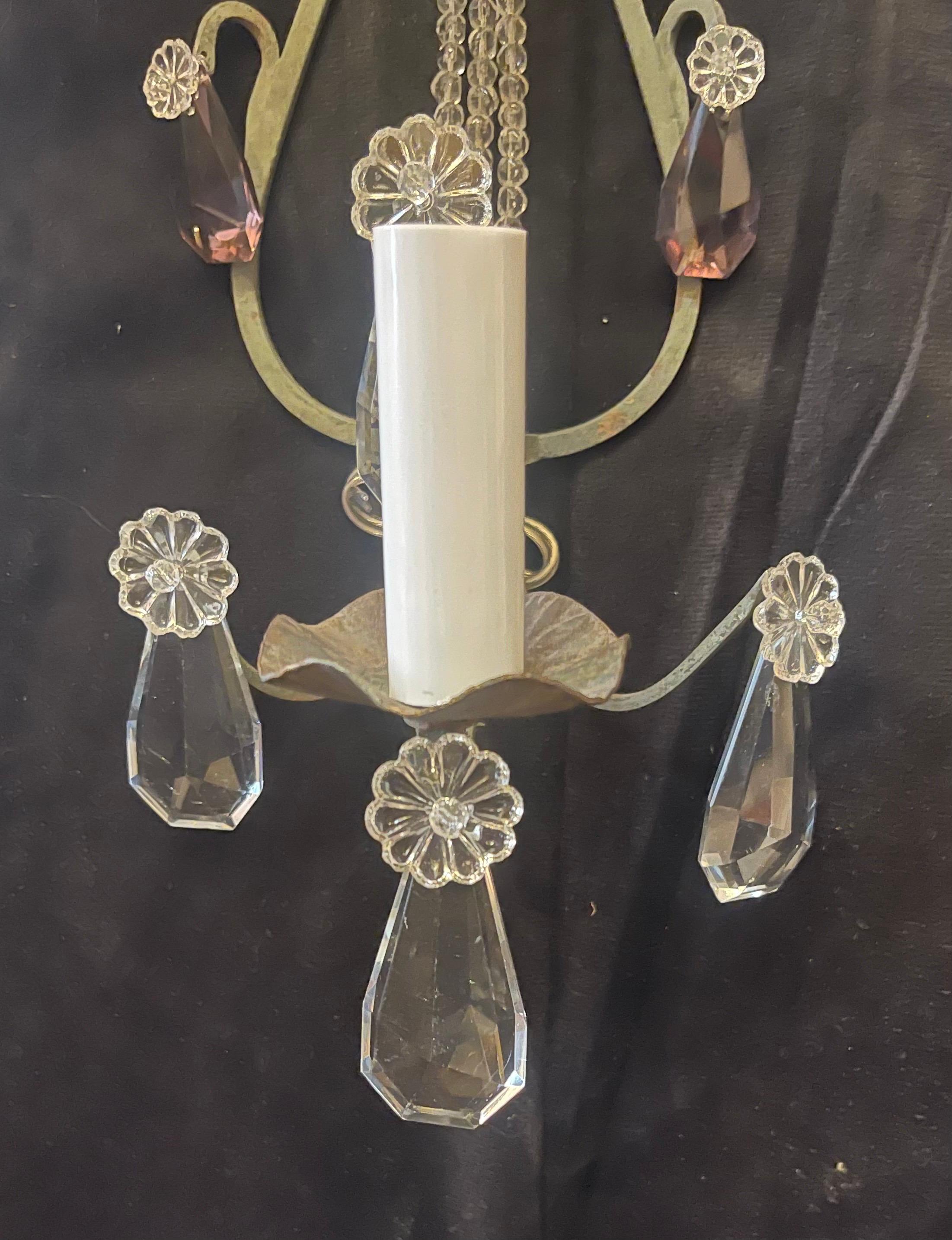 Maravillosa Pareja Petite Maison Bagues Candelabros de Cristal Amatista Arpa de Cuentas Verde en Bueno estado para la venta en Roslyn, NY