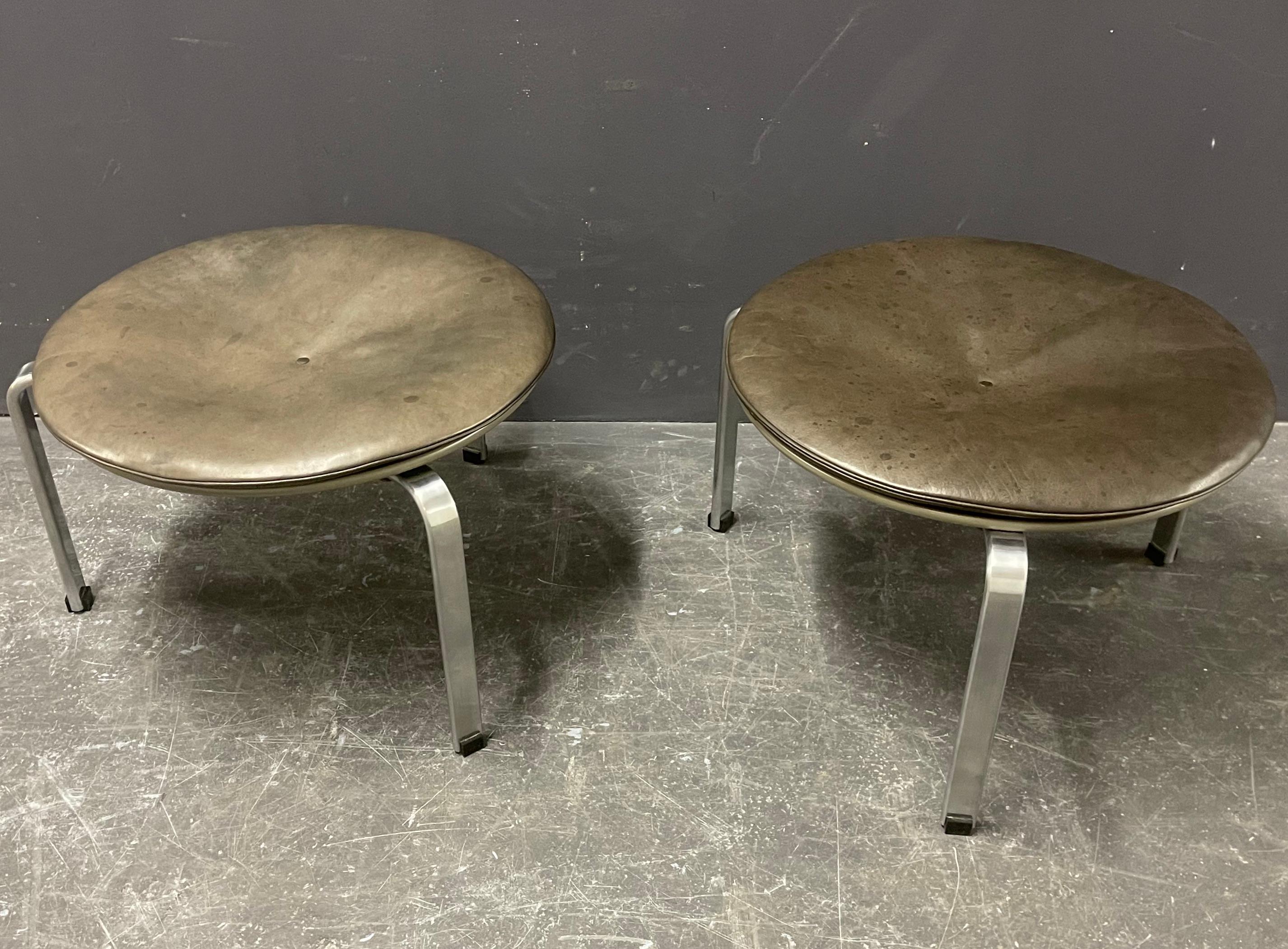 Wonderful Patinated Pk33 Stools by Poul Kjaerholm In Good Condition In Munich, DE