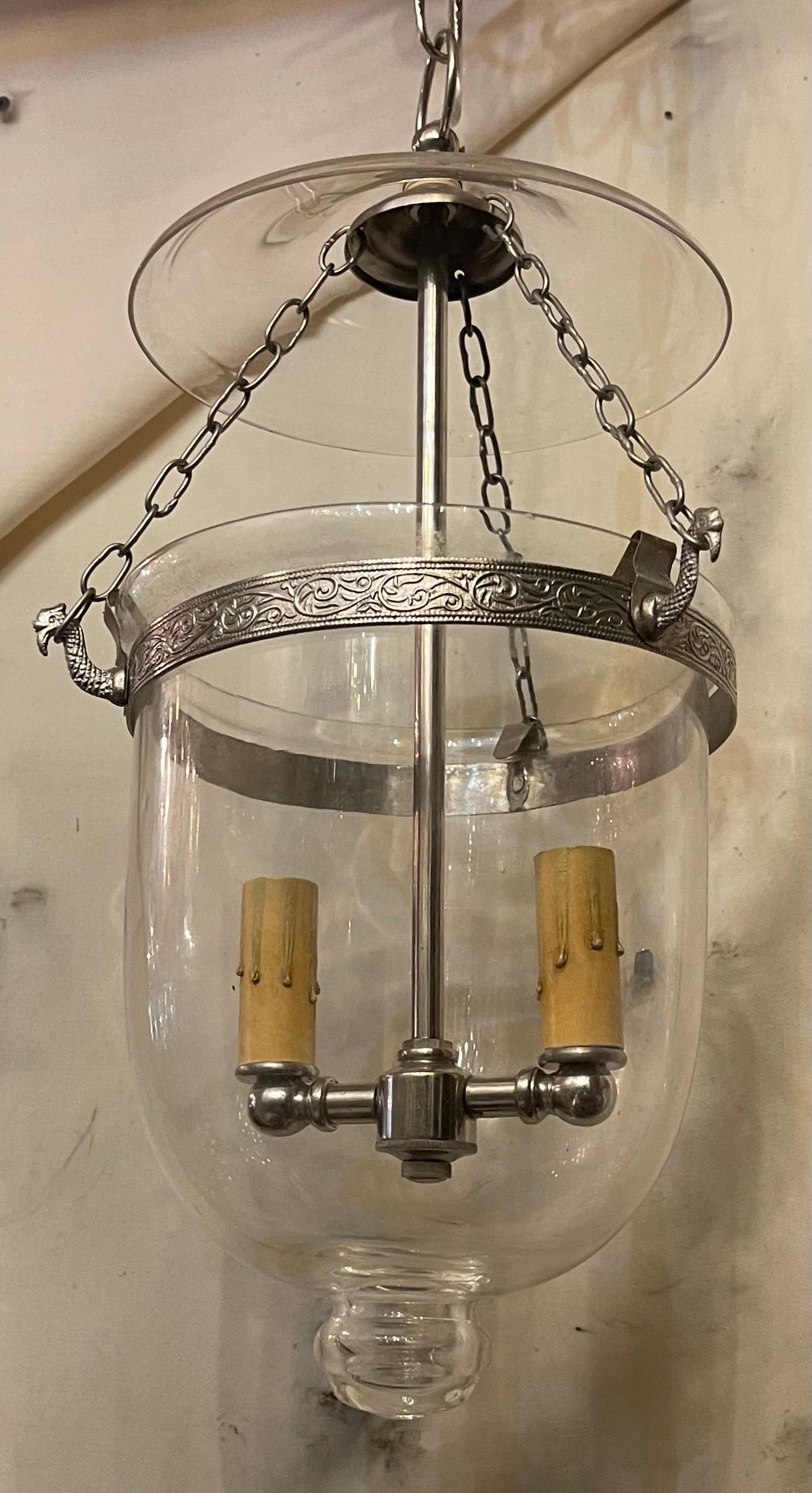 Merveilleuse petite lanterne lumineuse en laiton nickelé soufflé en verre de laurier Bon état - En vente à Roslyn, NY