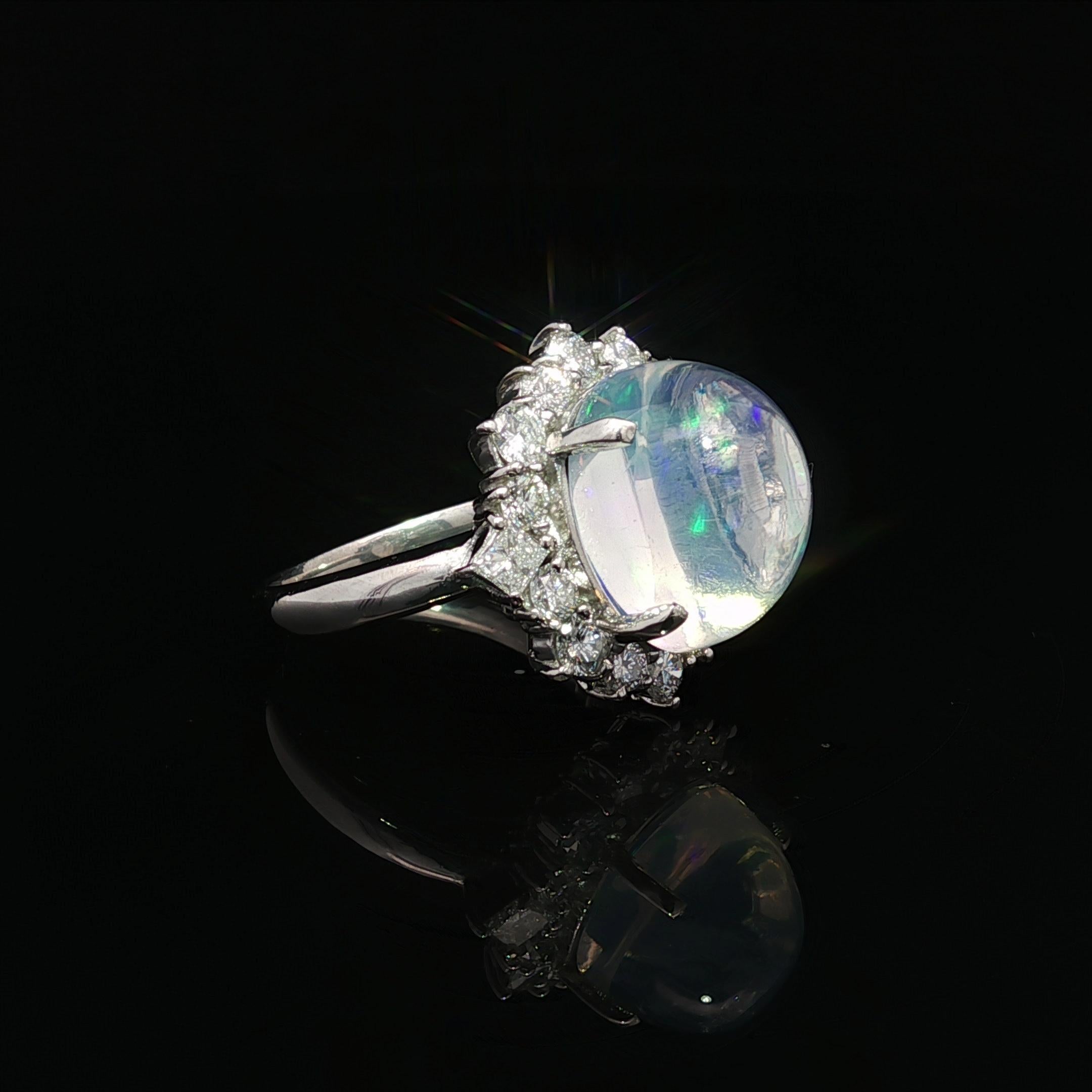 Merveilleuse bague en platine 7.52ctw Fiery Jelly Opal w/ Diamond Halo Statement Ring en vente 6