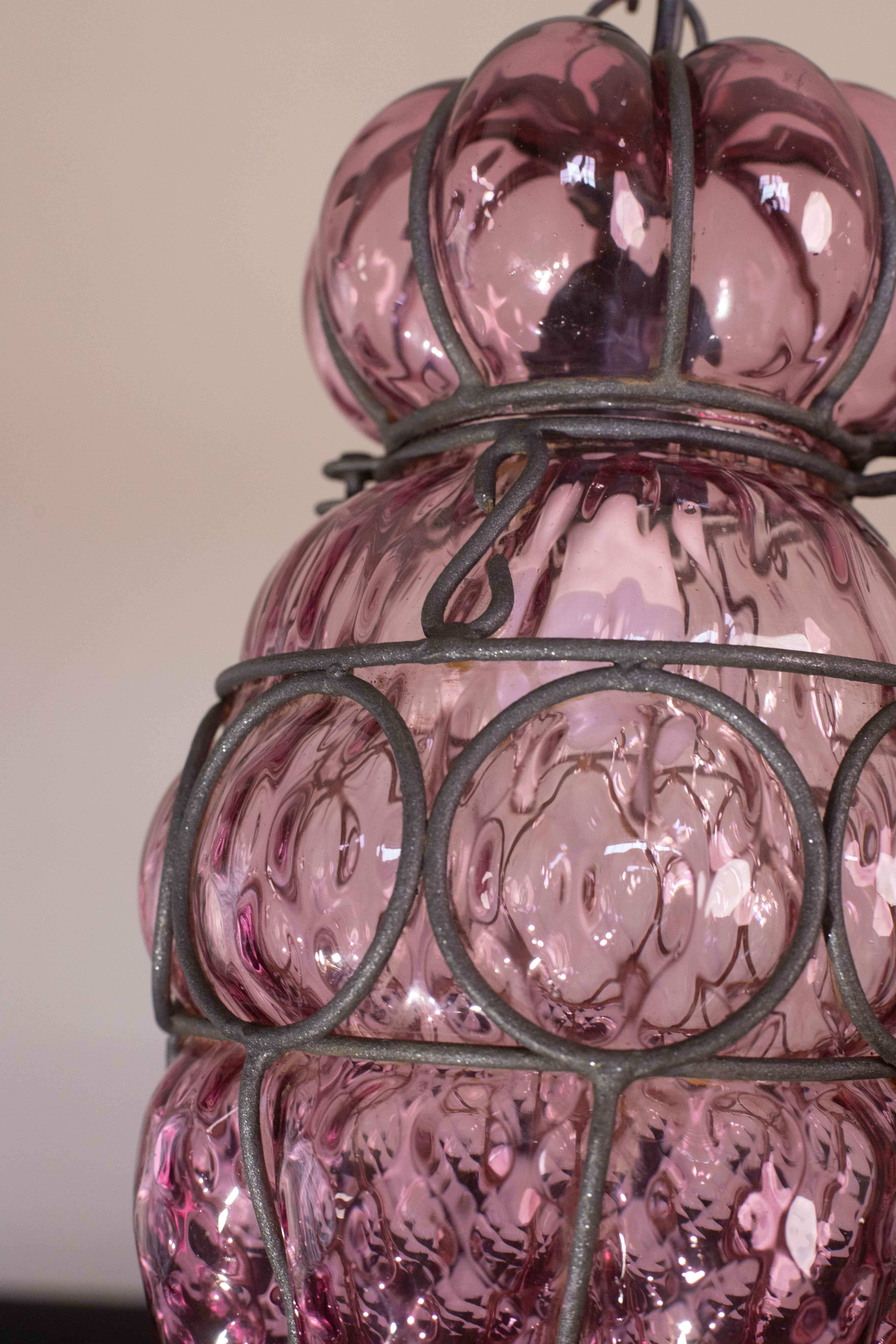 Verre de Murano Merveilleuse lanterne vénitienne de couleur prune, verre de Murano Seguso, Italie, années 1950 en vente