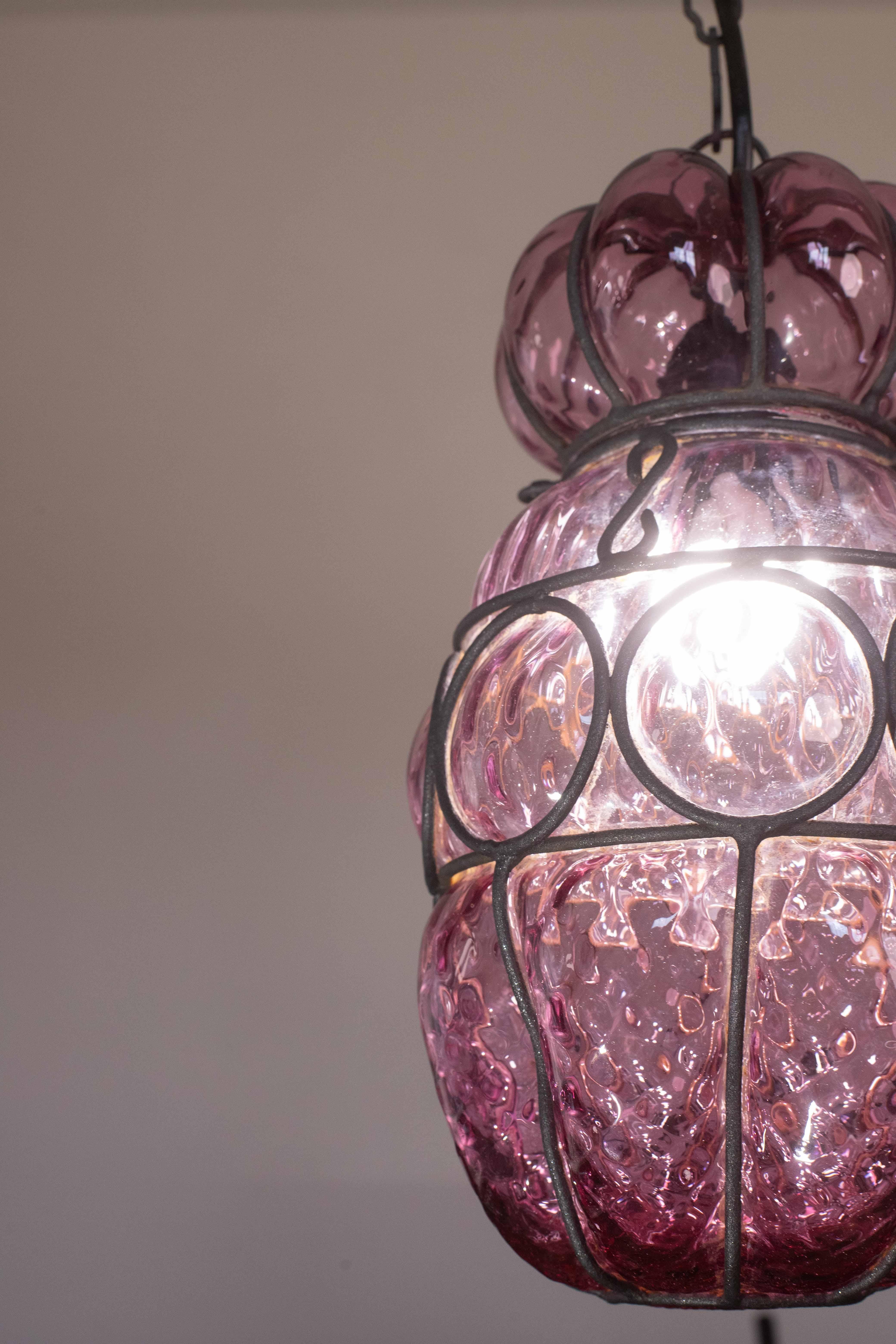 Merveilleuse lanterne vénitienne de couleur prune, verre de Murano Seguso, Italie, années 1950 en vente 1