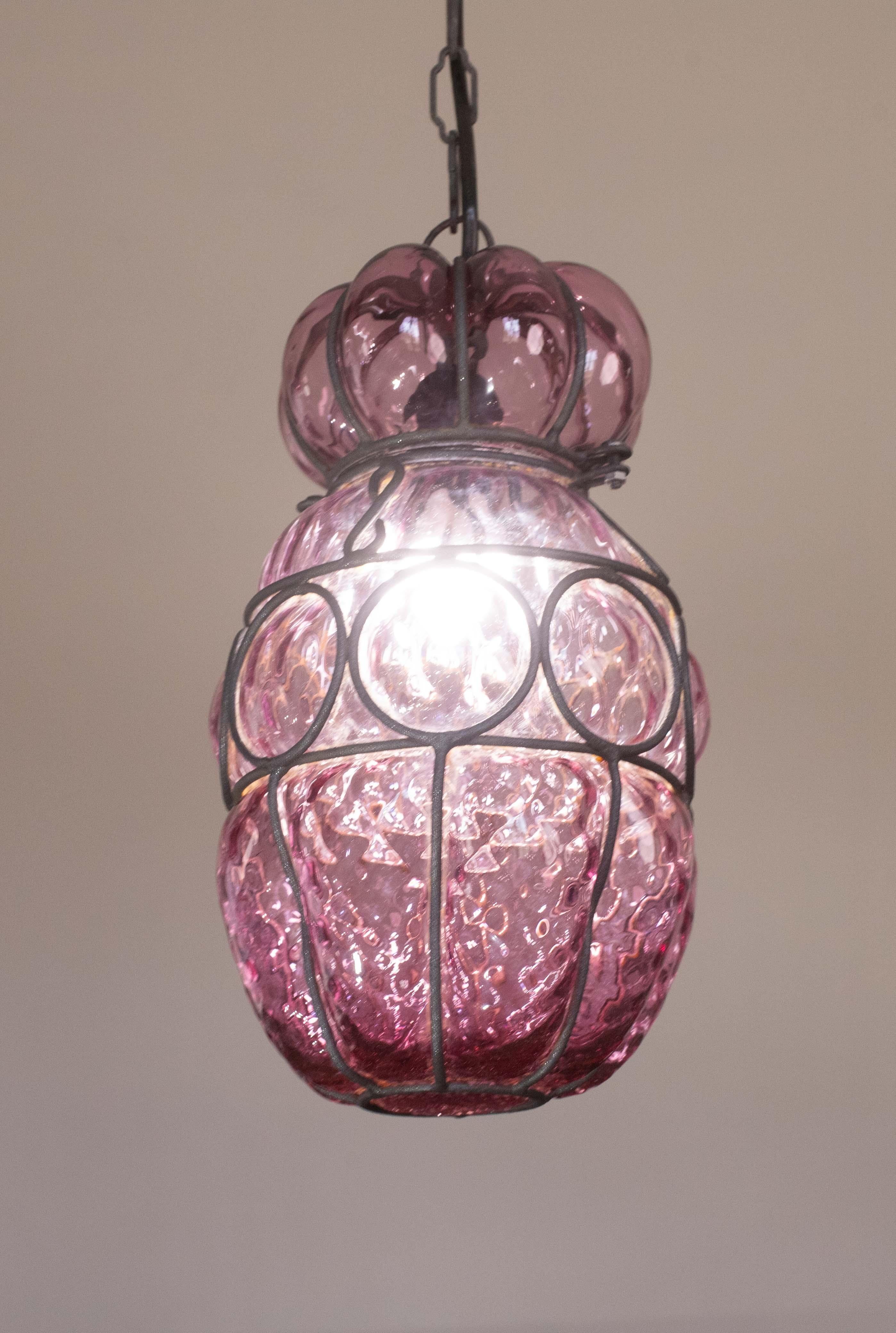 Merveilleuse lanterne vénitienne de couleur prune, verre de Murano Seguso, Italie, années 1950 en vente 2