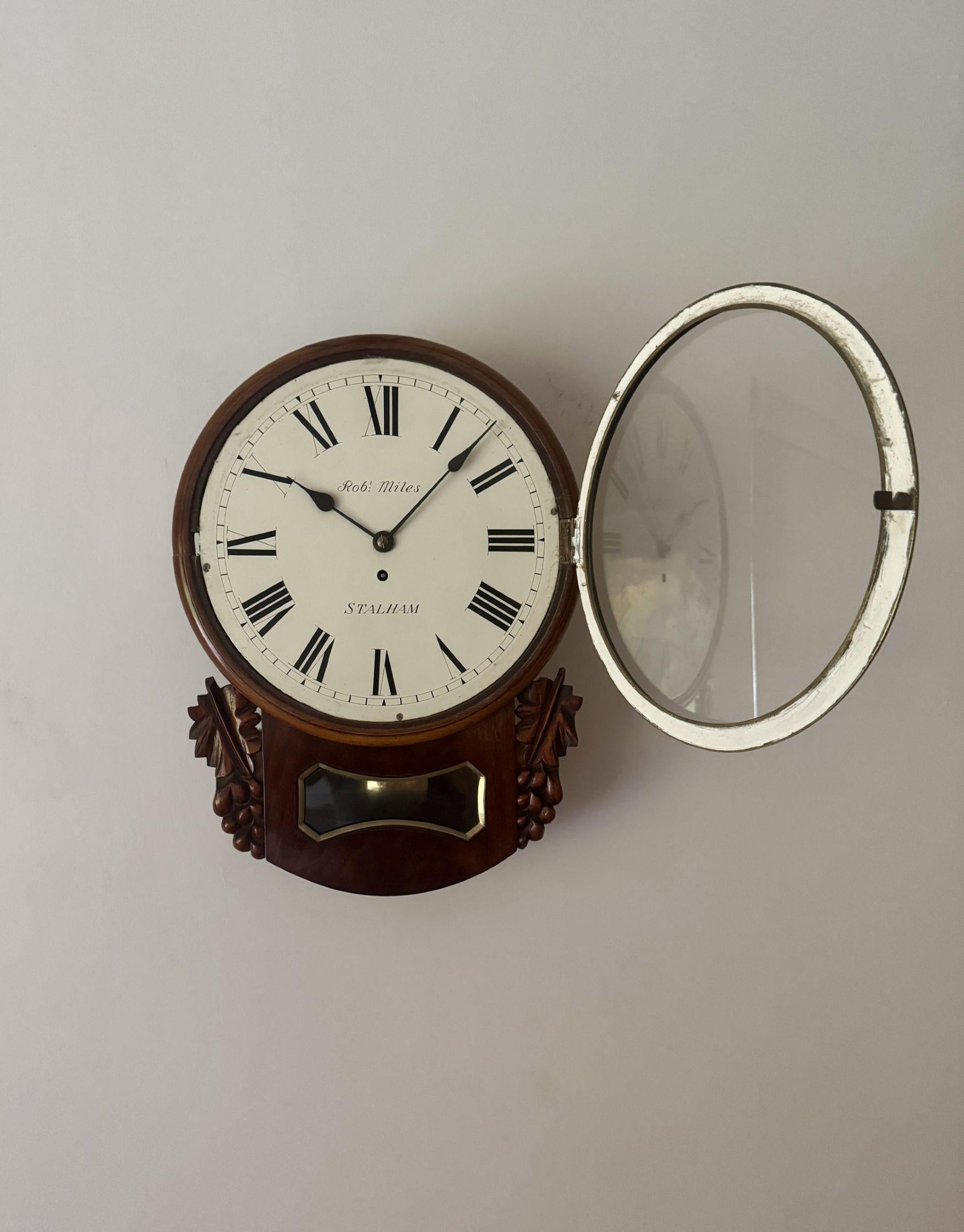 Ottone Meraviglioso orologio da parete in mogano del XIX secolo con quadrante a goccia di ottima qualità in vendita