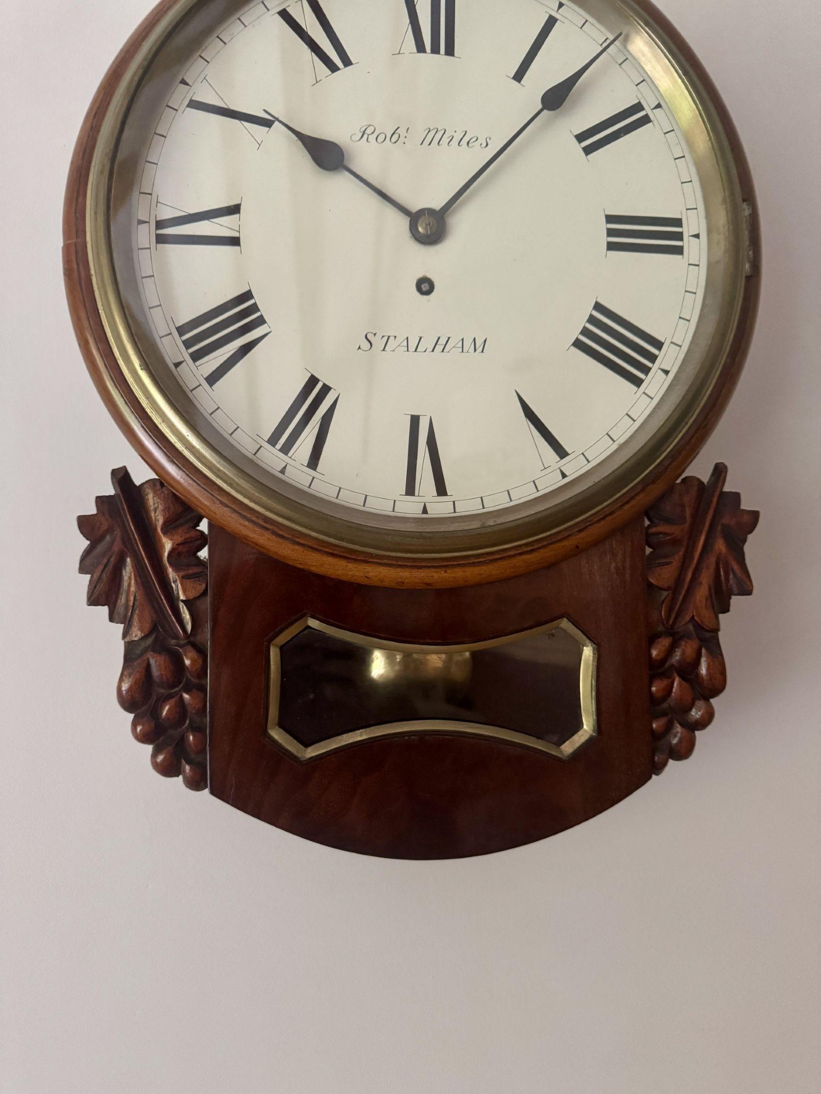 Meraviglioso orologio da parete in mogano del XIX secolo con quadrante a goccia di ottima qualità in vendita 2