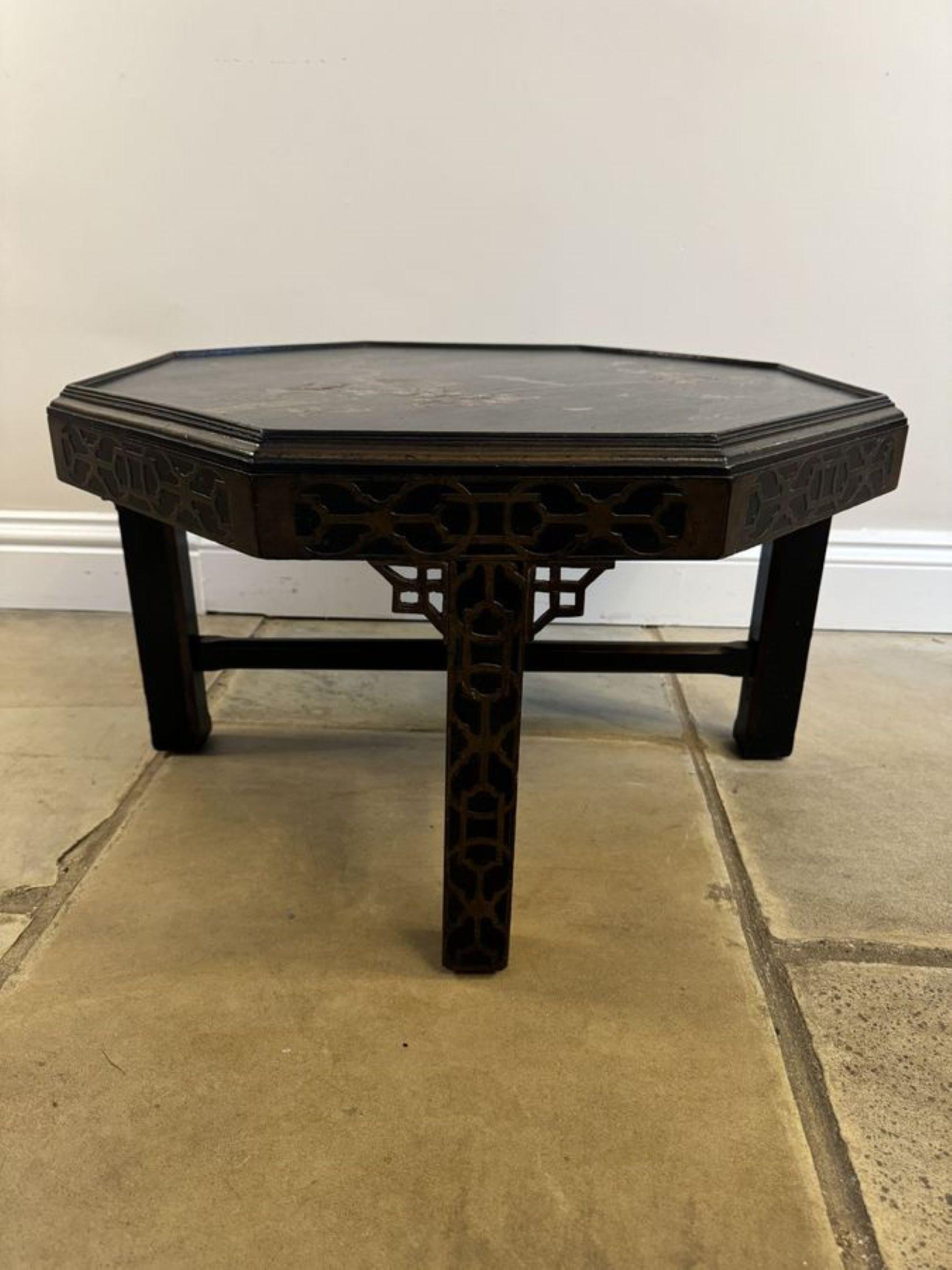 Legno Splendido tavolino antico di qualità, decorato a cineserie, di epoca edoardiana in vendita