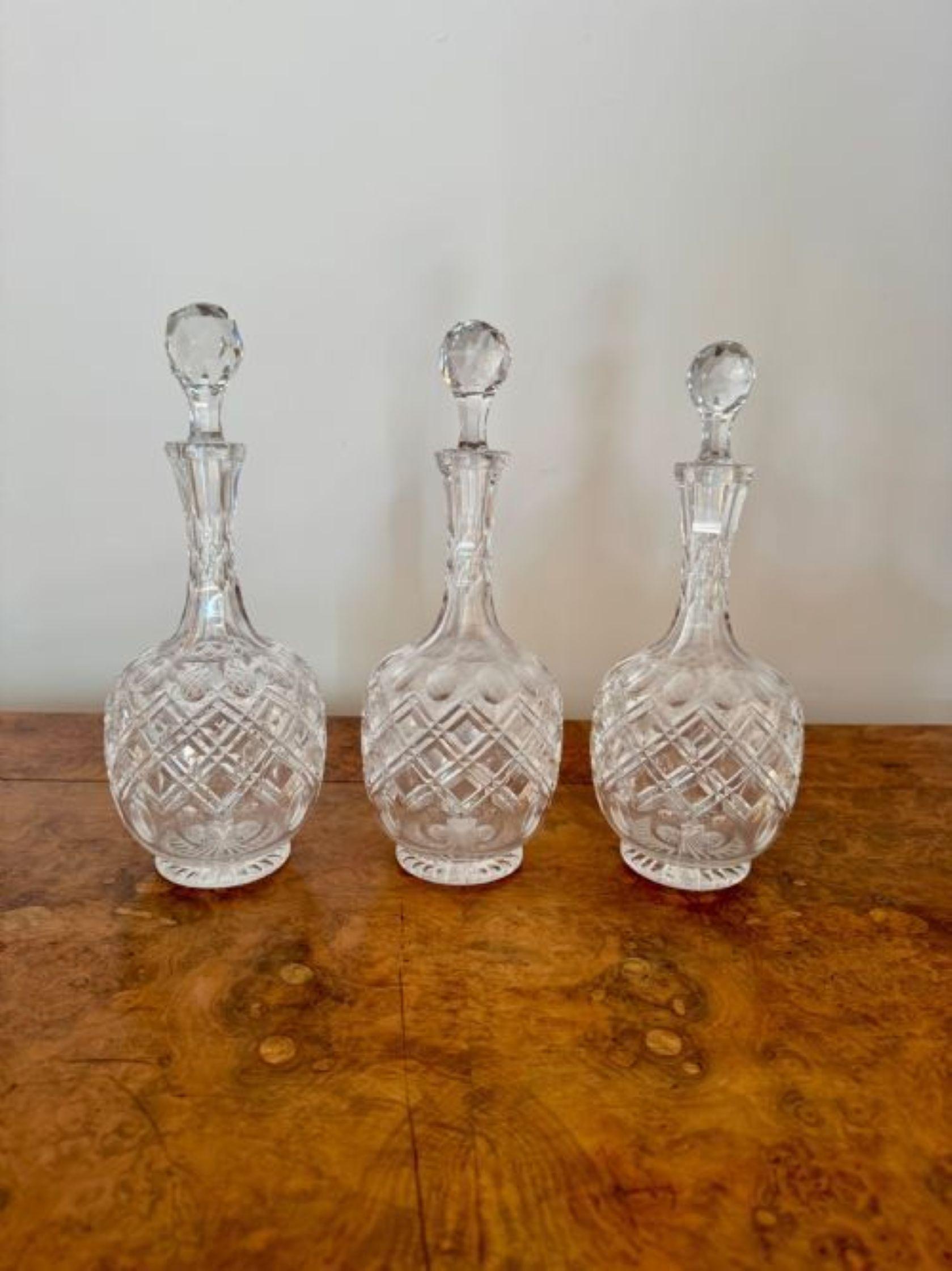 Wunderbare Qualit�ät antike Edwardian Qualität geschliffenes Glas Dekanter & Stand im Zustand „Gut“ im Angebot in Ipswich, GB