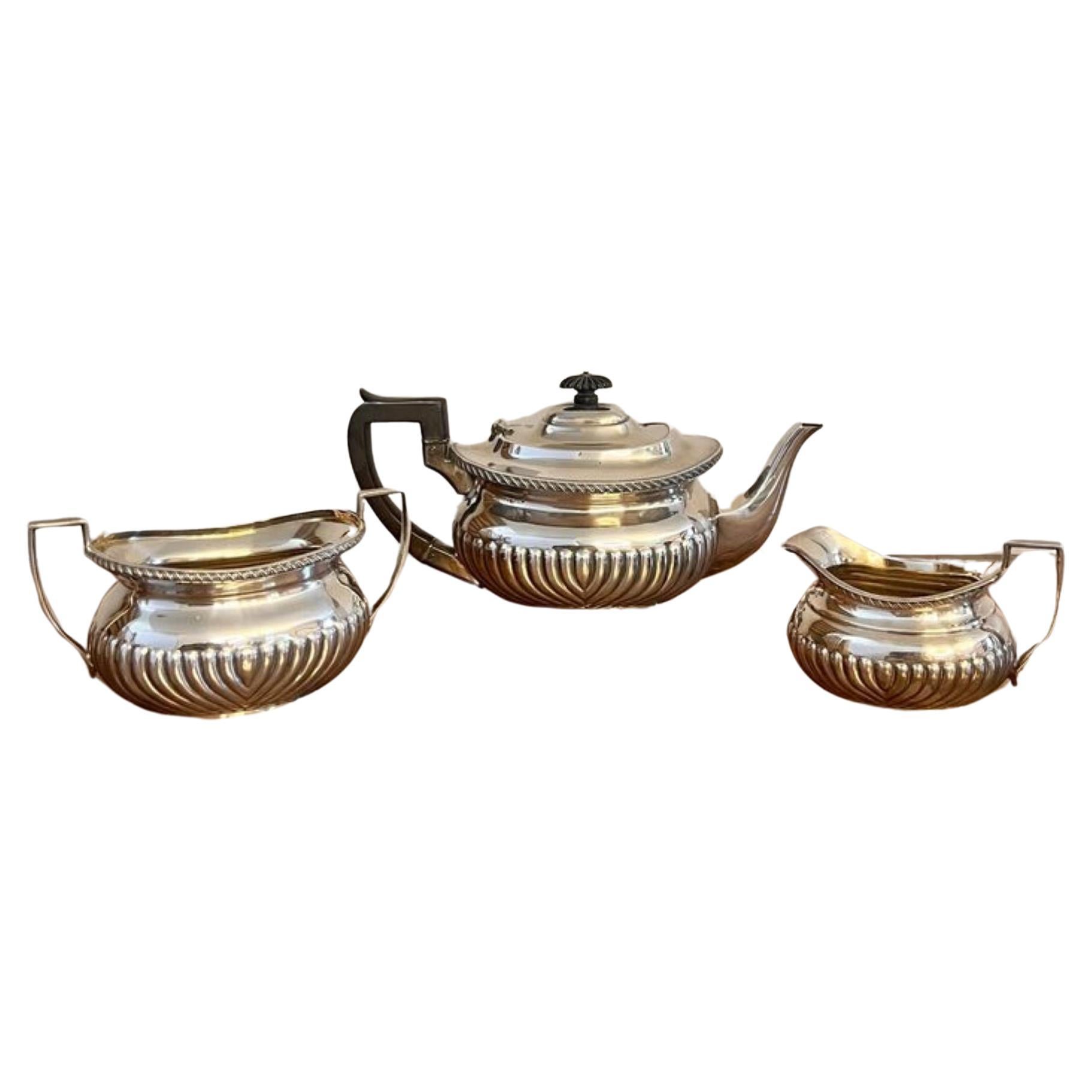 Maravilloso juego de té de tres piezas eduardiano antiguo de calidad en venta