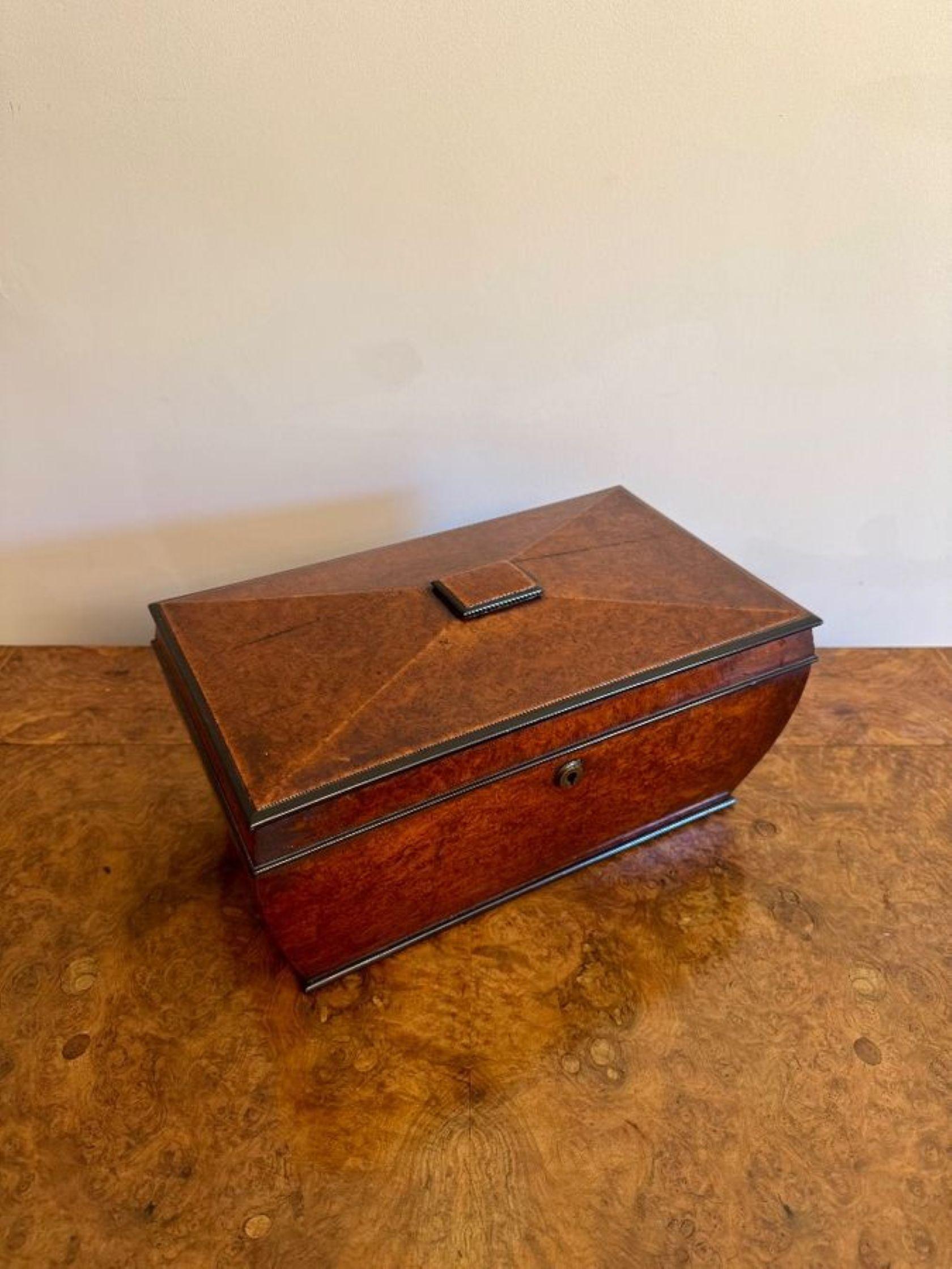 Caja de té antigua de nogal con rebabas de la Regencia, de gran calidad Nogal en venta