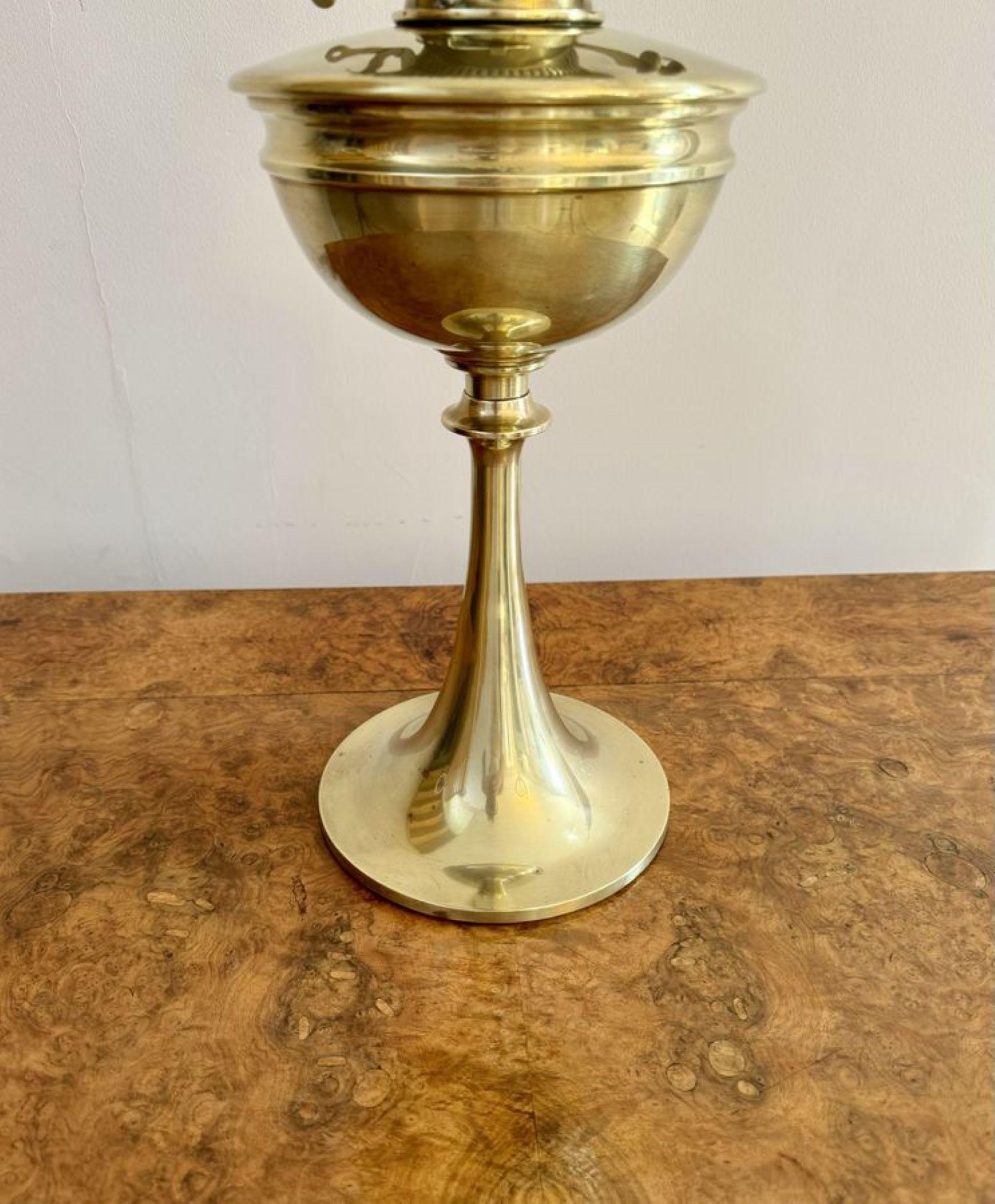 Wonderful quality antique Victorian brass oil lamp by Hinks and Sons, having a quality antique Victorian brass oil lamp, with a glass chimney and globe supported on a brass fluted shaped column. 

D. 1880