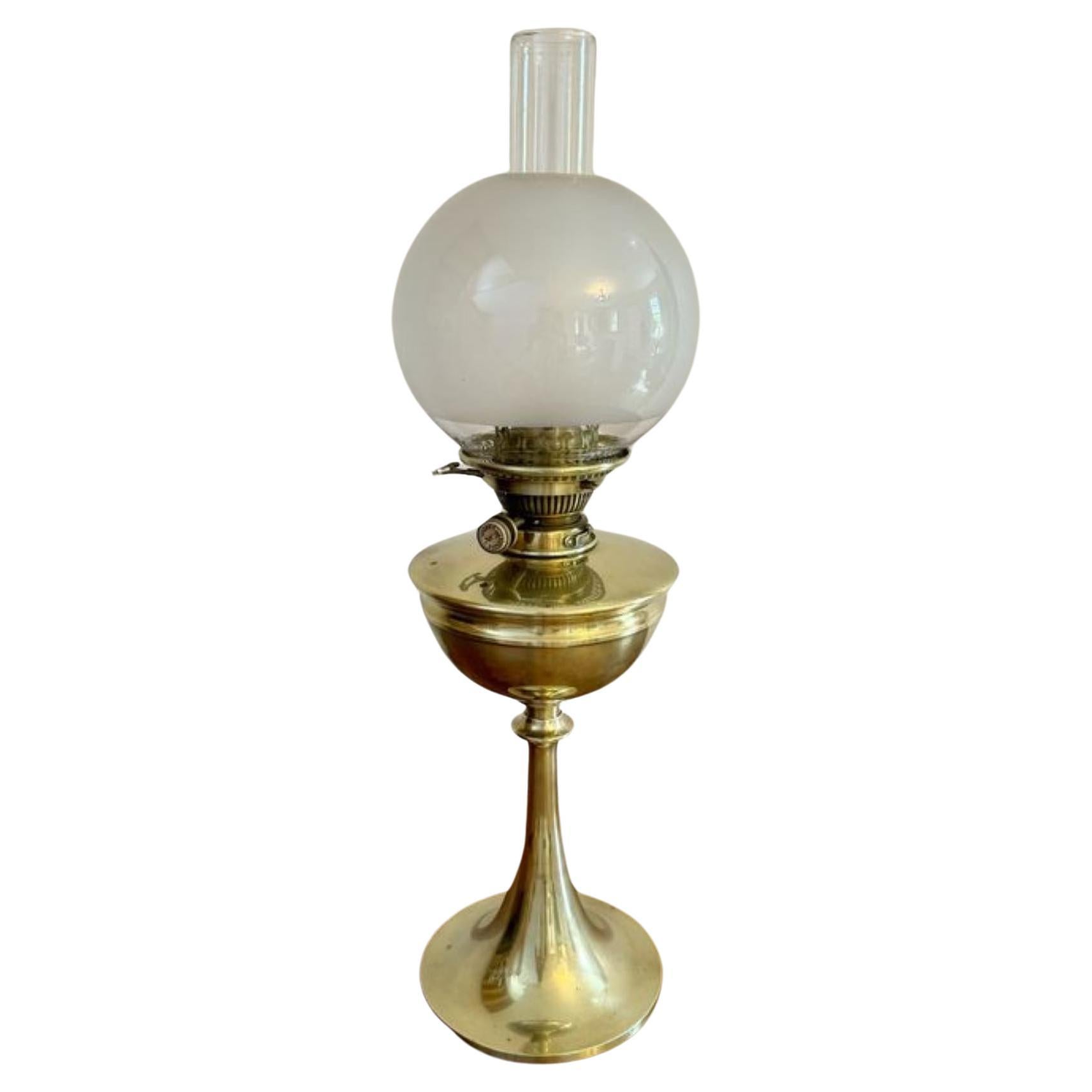 Wonderful quality antique Victorian brass oil lamp by Hinks and Sons  For Sale