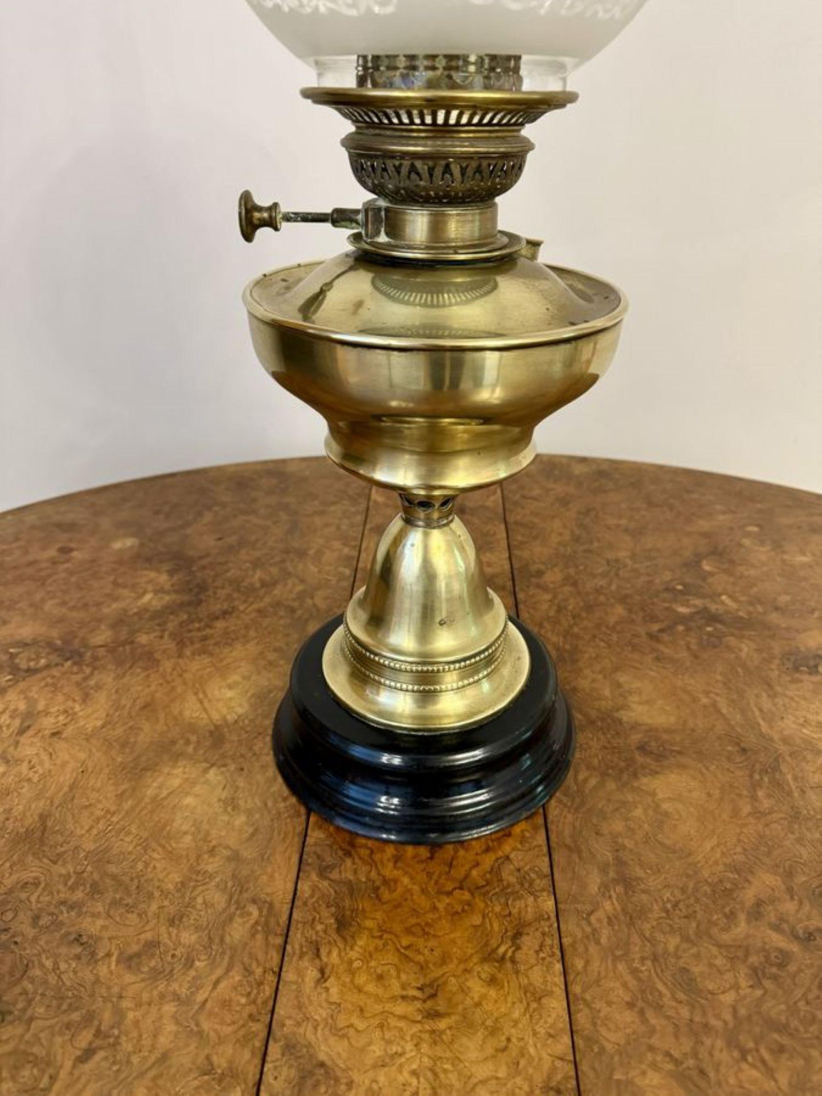 Lámpara de aceite de latón victoriana antigua de maravillosa calidad Victoriano temprano