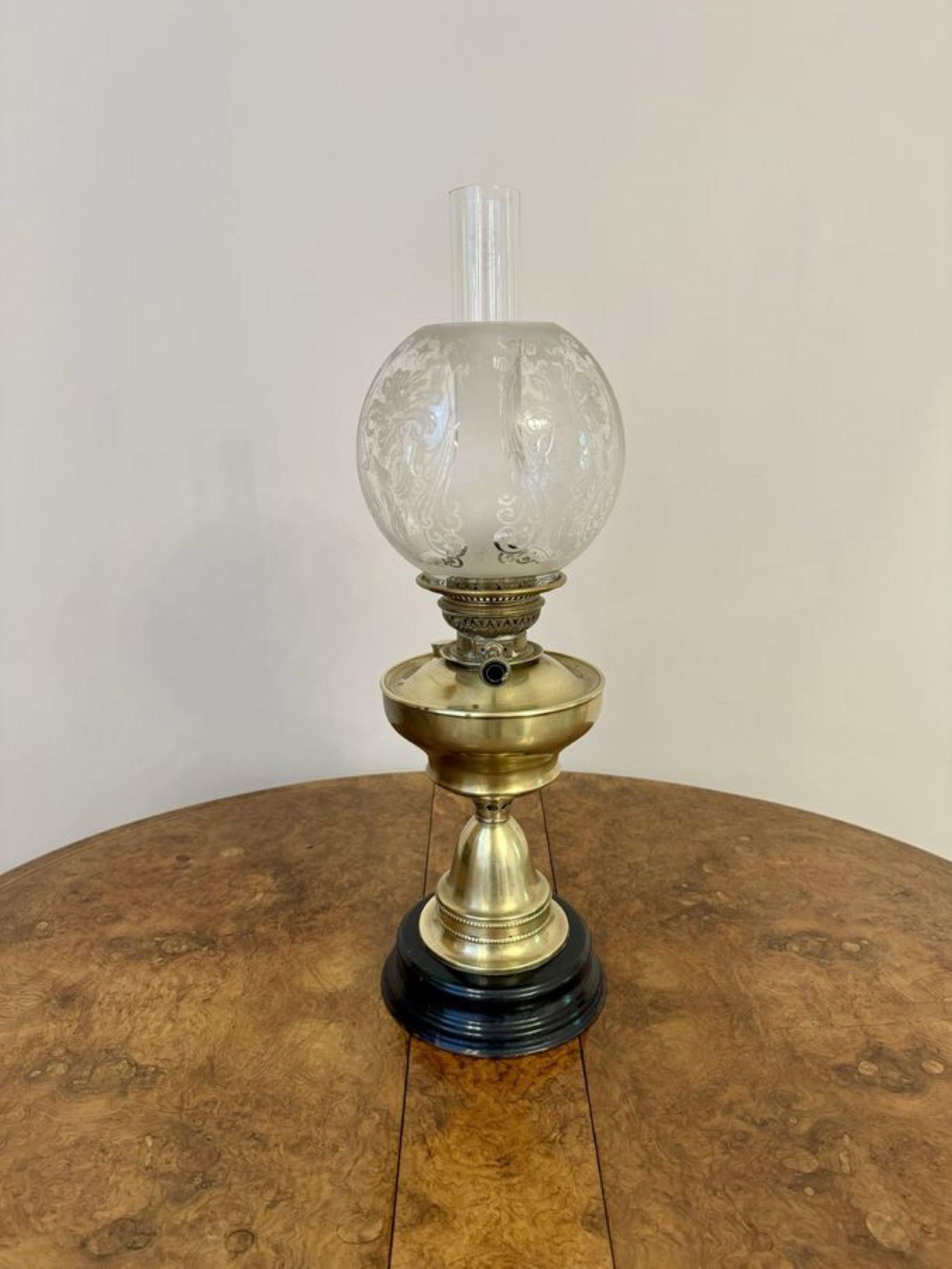 Lámpara de aceite de latón victoriana antigua de maravillosa calidad siglo XIX