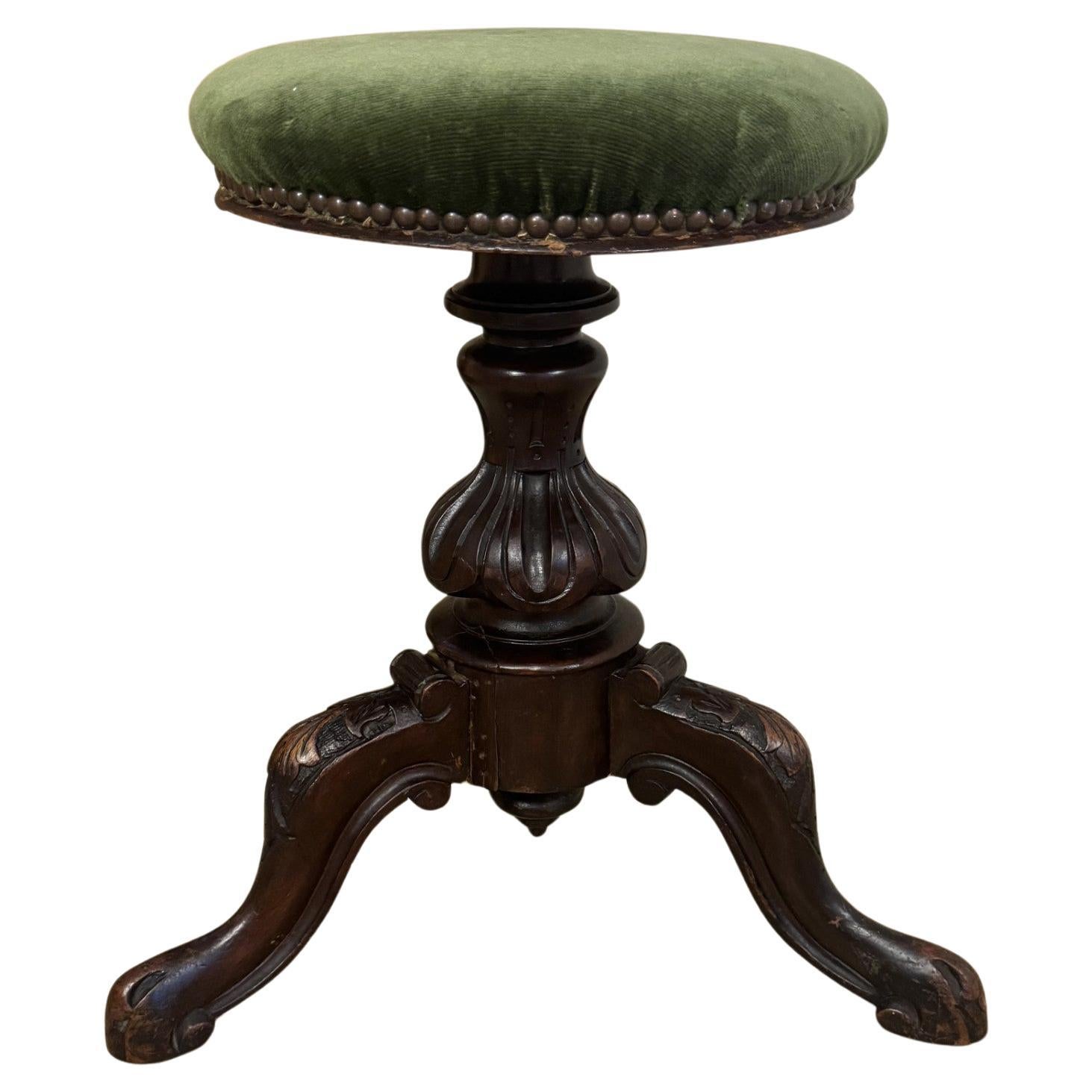 Maravilloso taburete giratorio antiguo victoriano de nogal tallado de calidad en venta