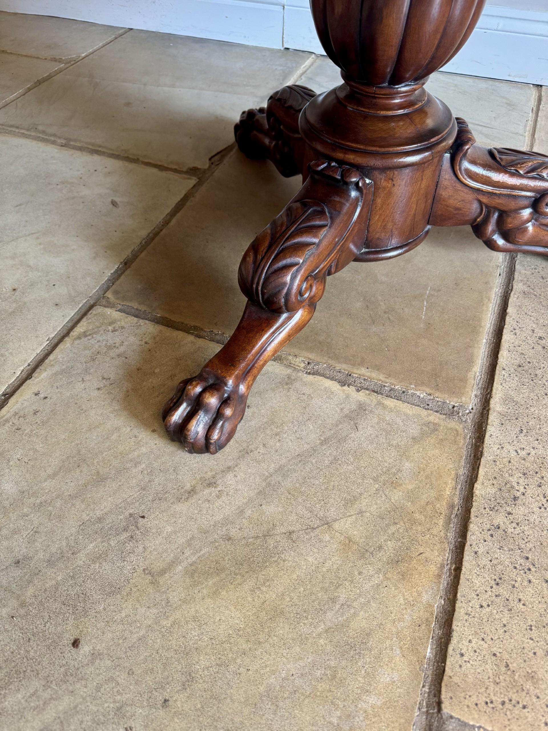 Mesa de comedor antigua victoriana de caoba de magnífica calidad Tallado en venta