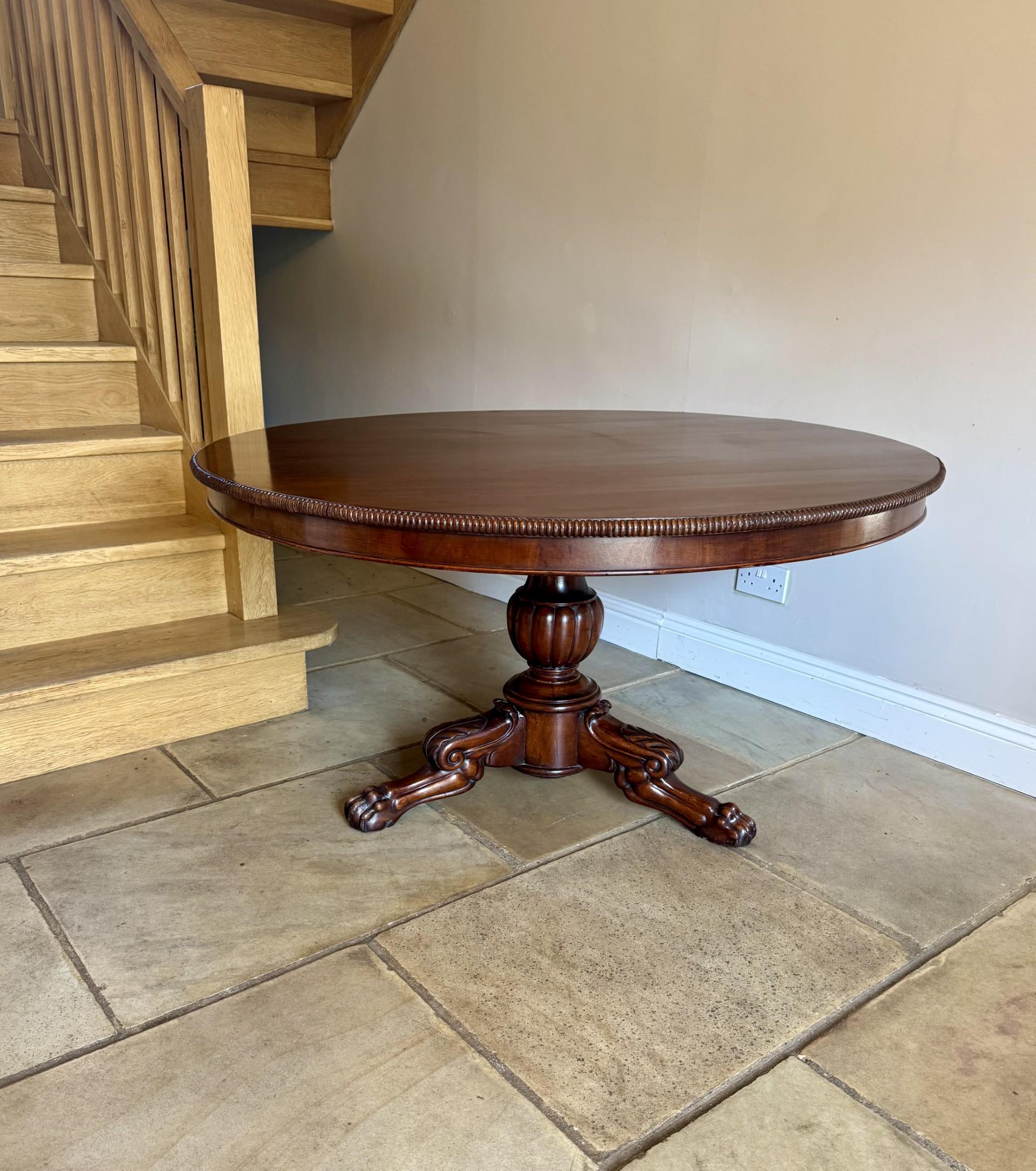 Mesa de comedor antigua victoriana de caoba de magnífica calidad en venta 1