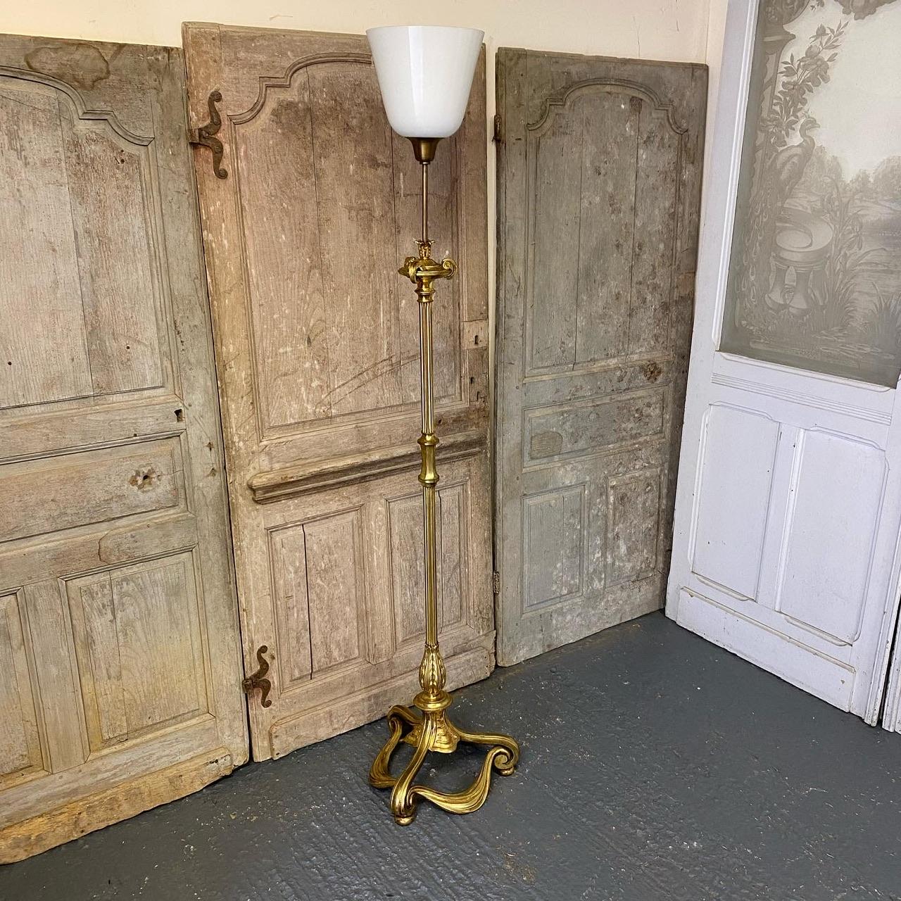 Wonderful Quality French Brass Standard Lamp In Excellent Condition For Sale In Seaford, GB