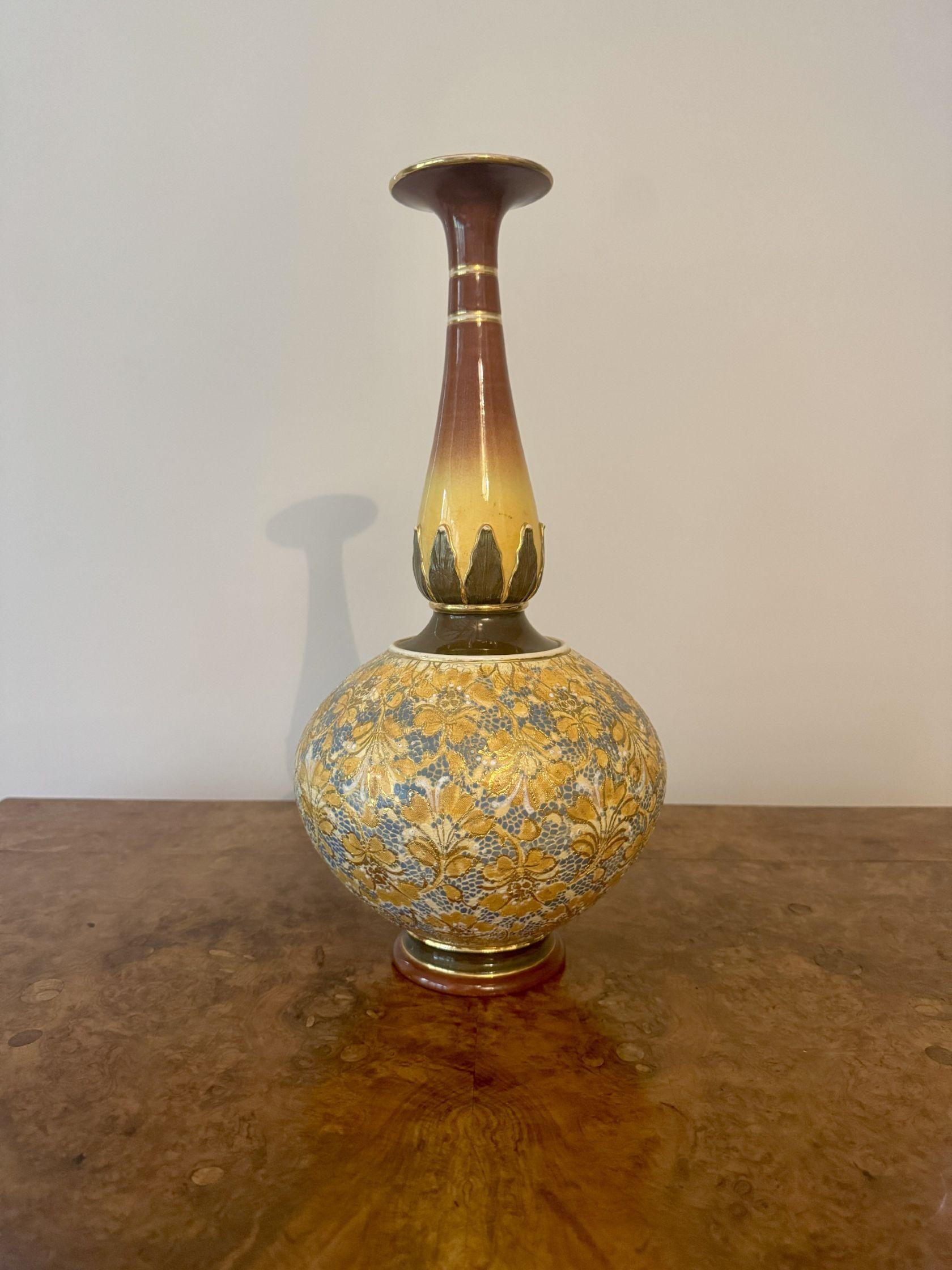 XIX secolo Vaso Doulton antico di grandi dimensioni e di ottima qualità in vendita