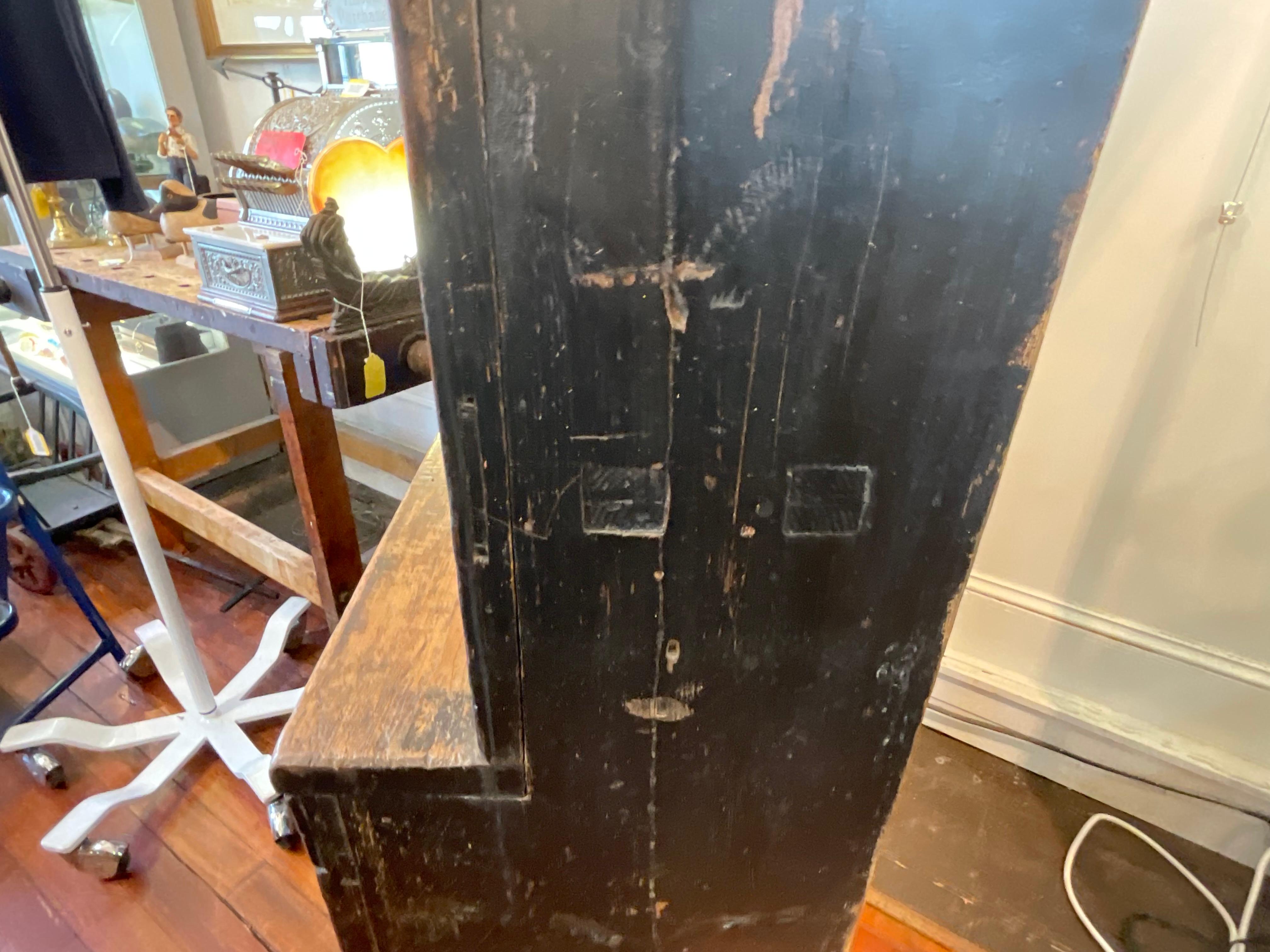 Wonderful Rare Distressed Early 19th Century Canadian Hutch Cupboard 11