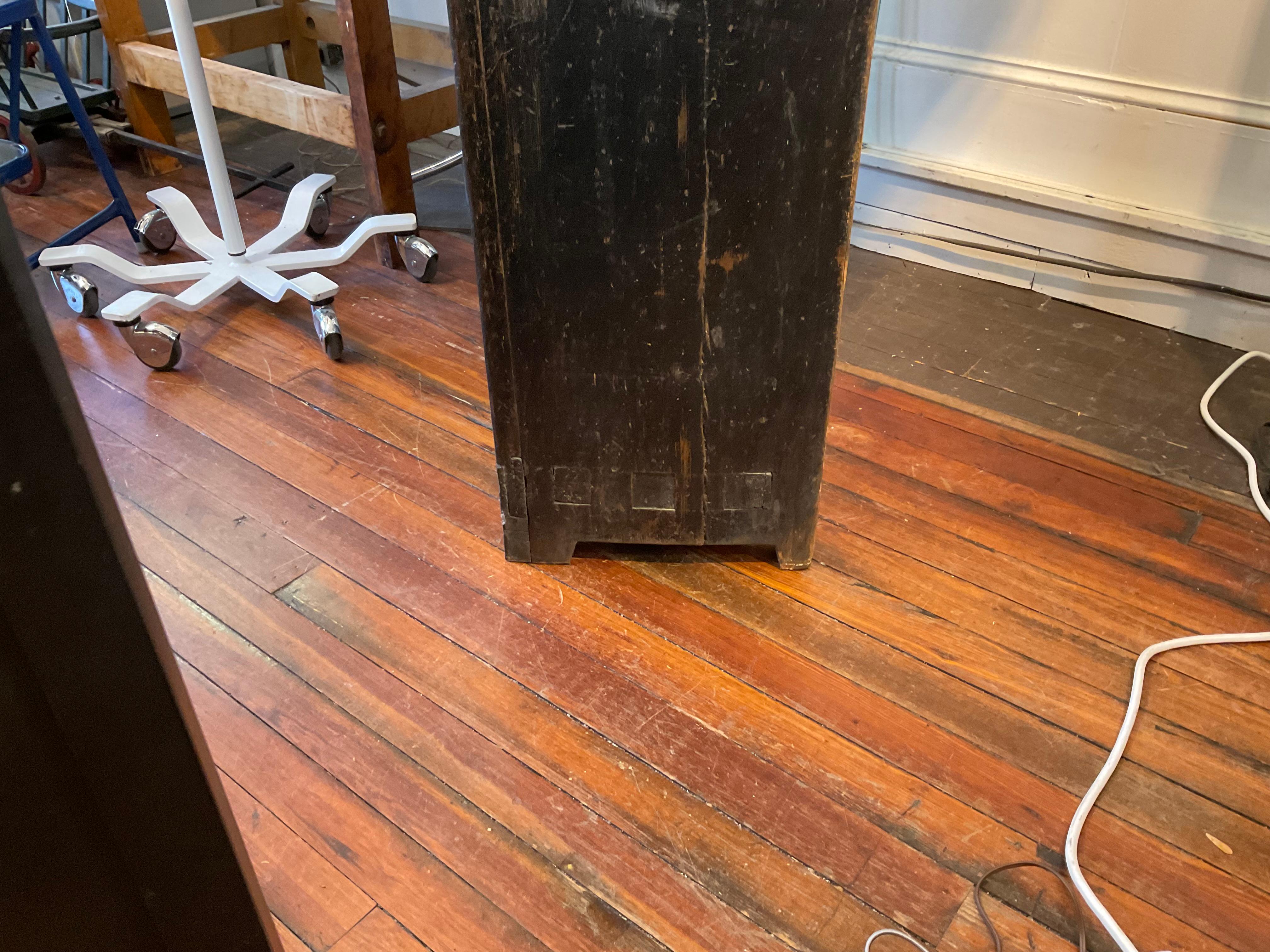 Wonderful Rare Distressed Early 19th Century Canadian Hutch Cupboard 12