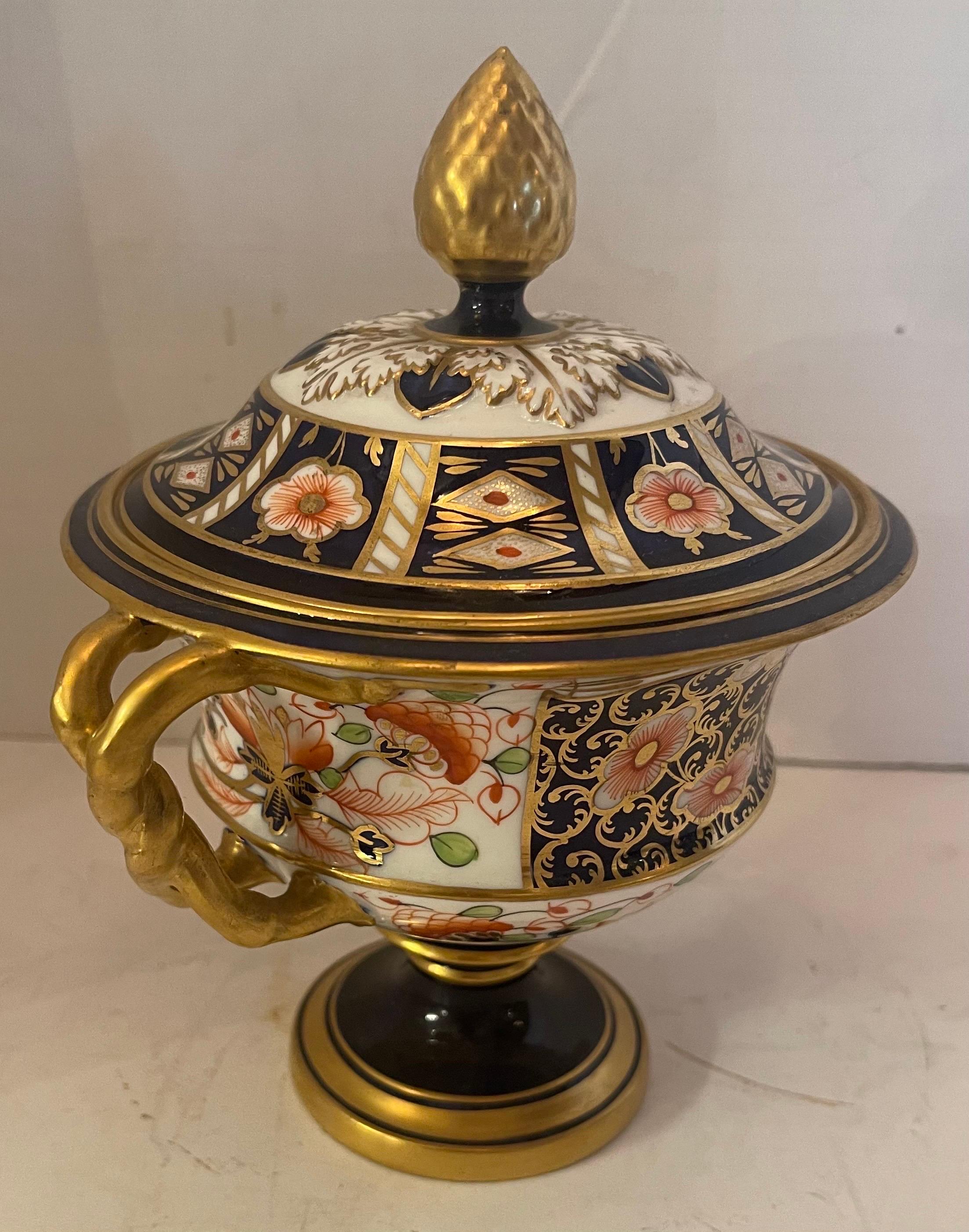 Chinoiserie Wonderful Royal Crown Derby Traditional Imari Urn Centerpiece Lid Handles For Sale