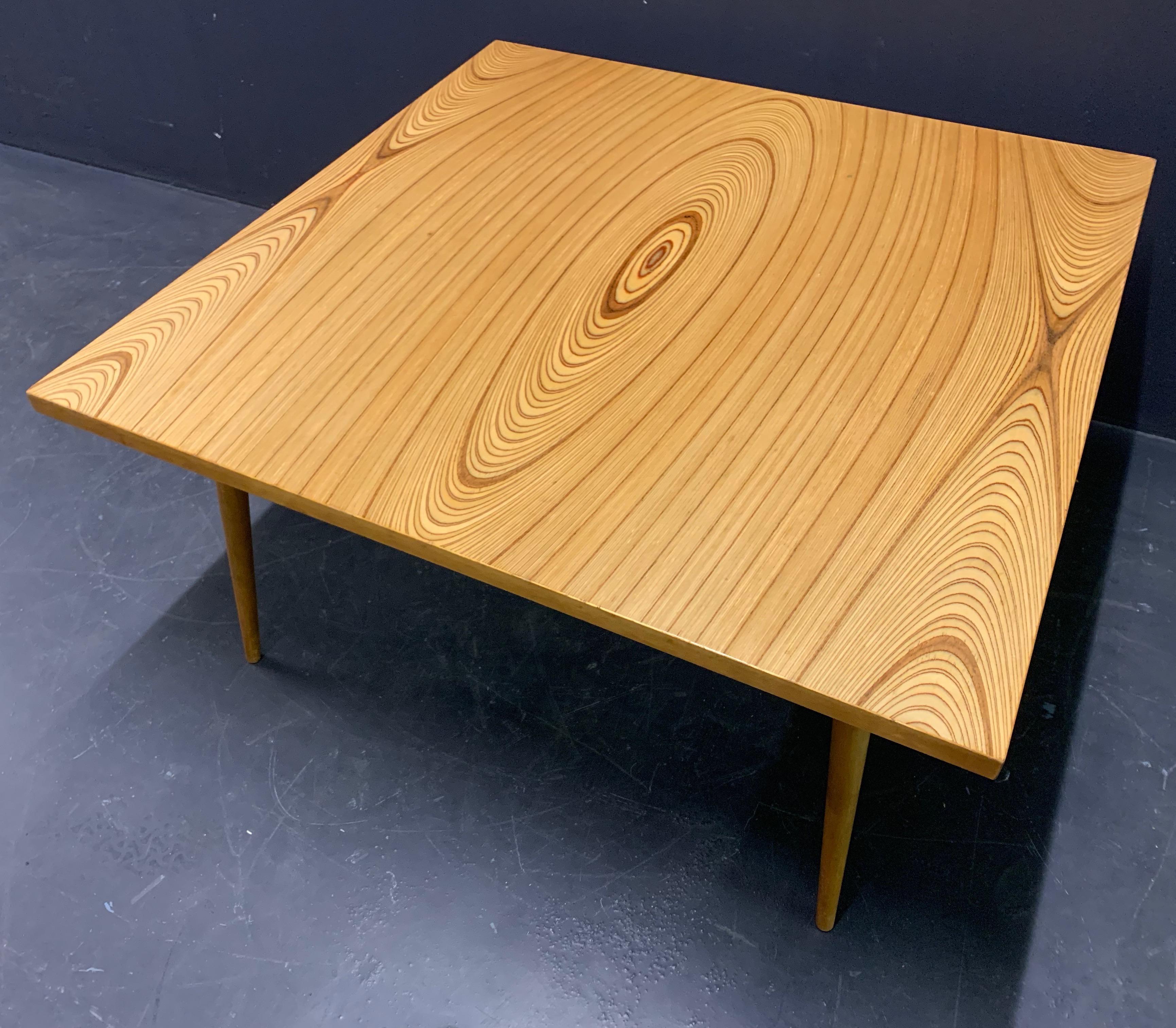 Mid-Century Modern Merveilleuse table basse en placage de Rythmic de Tapio Wirkkala en vente