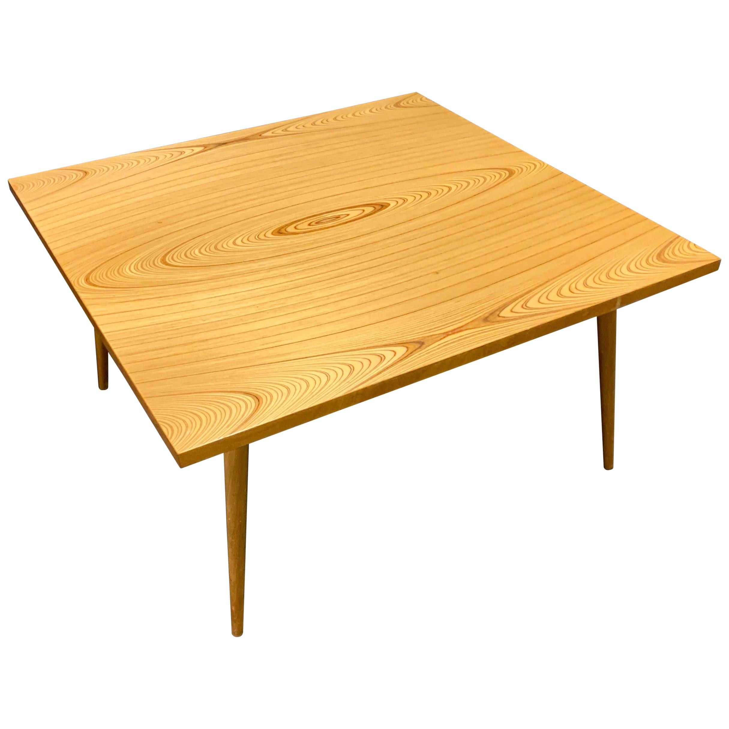 Merveilleuse table basse en placage de Rythmic de Tapio Wirkkala