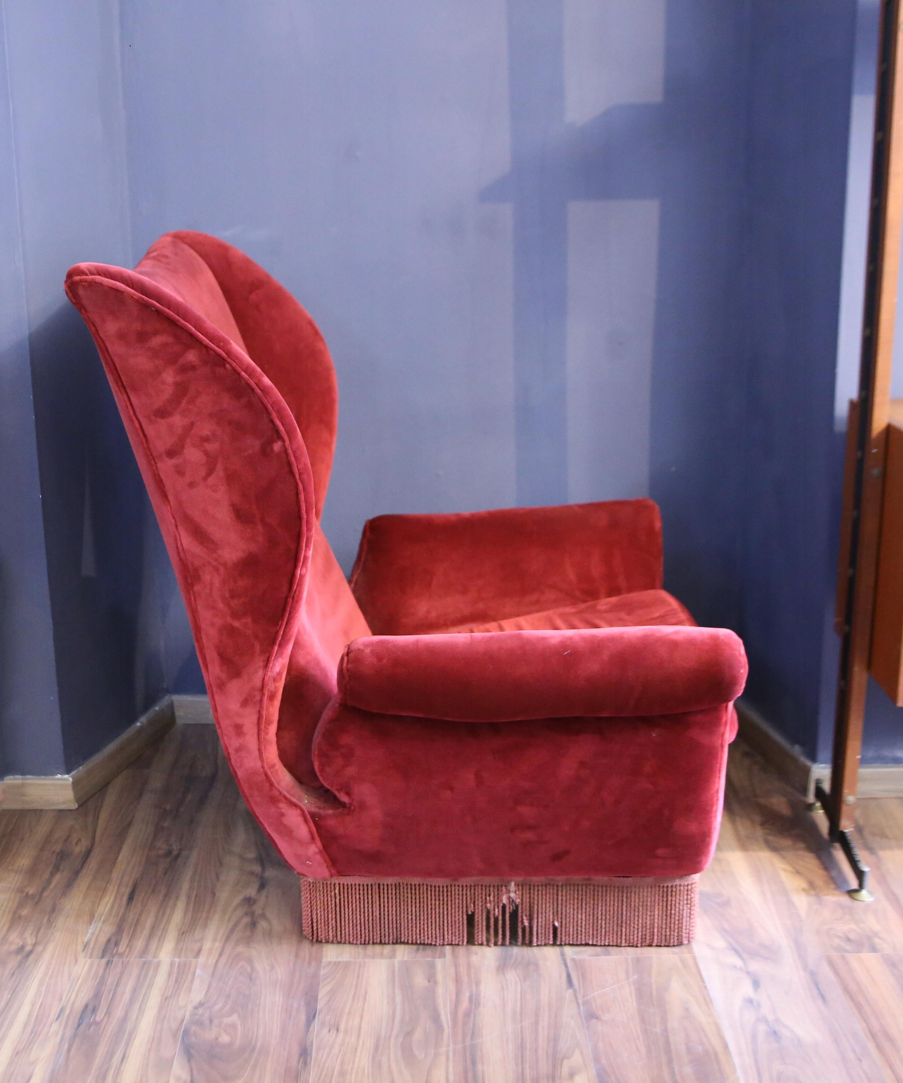 maravilloso sillón escultural de los años 50
En estado original no necesita ninguna intervención. 
Este sillón tiene un gran impacto visual y es ideal para espacios abiertos.