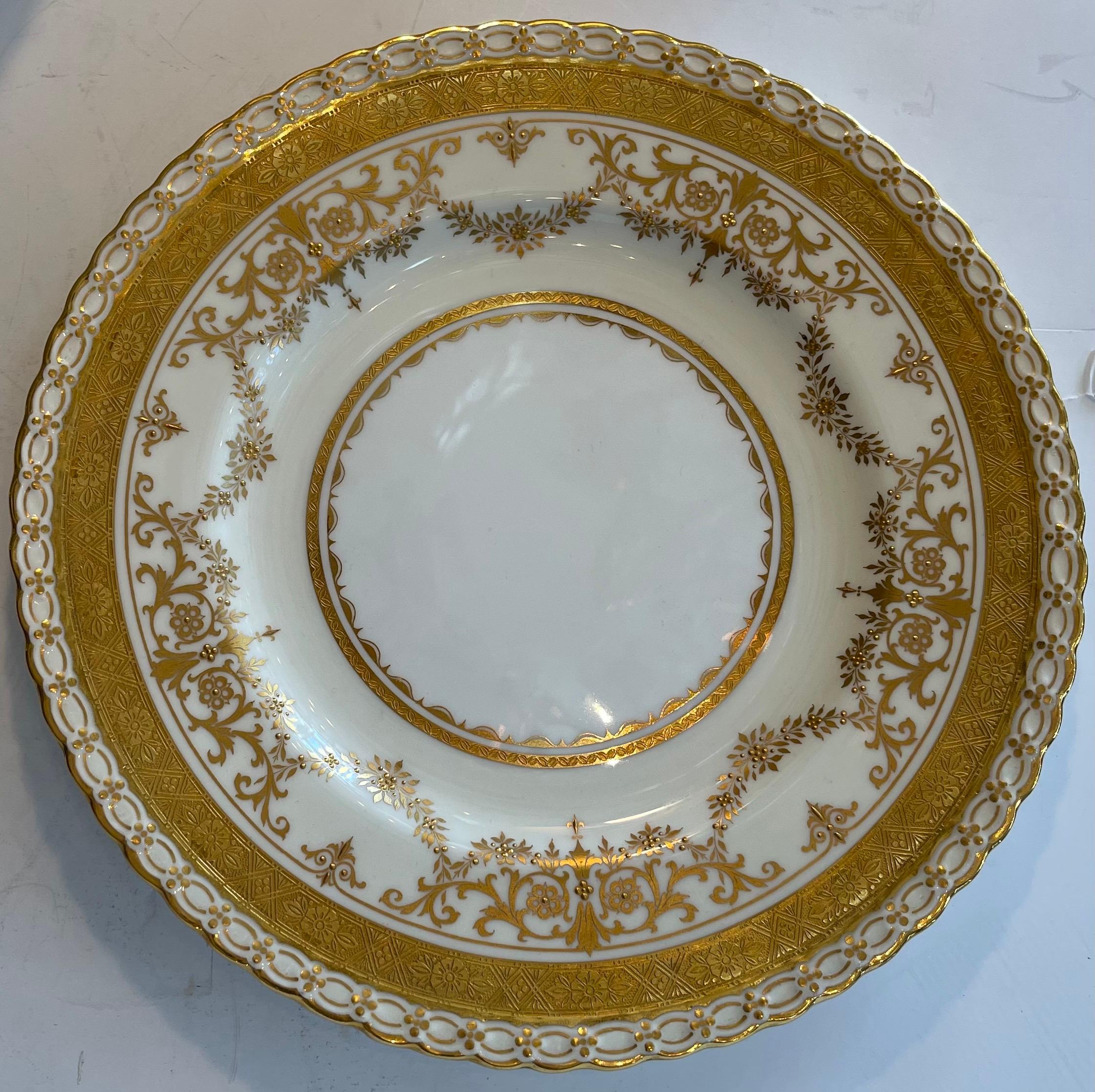 Doré Merveilleux service 12 assiettes plates Minton Ovington's Raised Gold peintes à la main  en vente