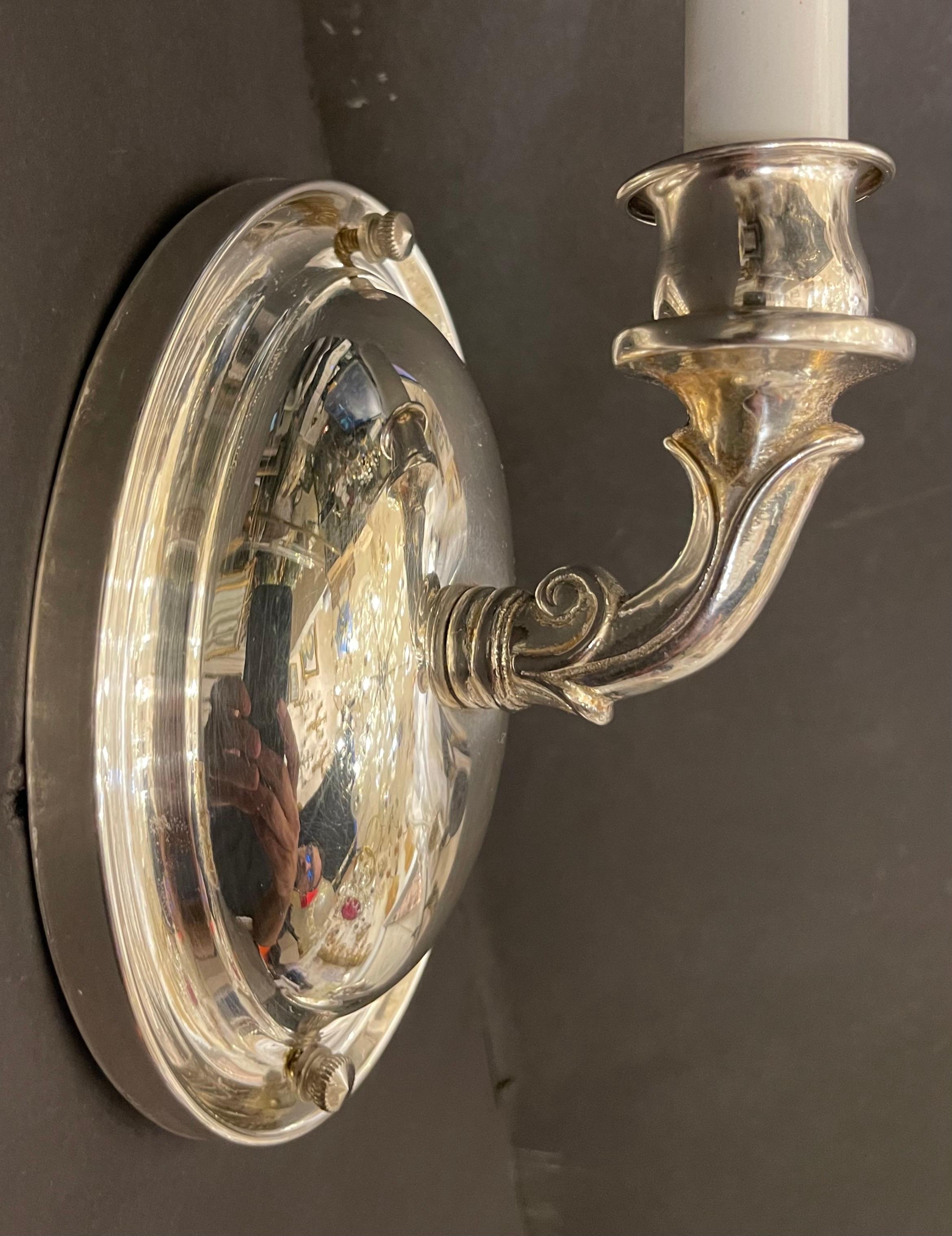 Inconnu Merveilleux ensemble de 4 paires d'appliques Vaughan Art Nouveau à bras unique en nickel chromé en vente