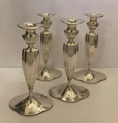 Meraviglioso set di quattro candelieri Marcus & Company in argento sterling di grandi dimensioni abbinati