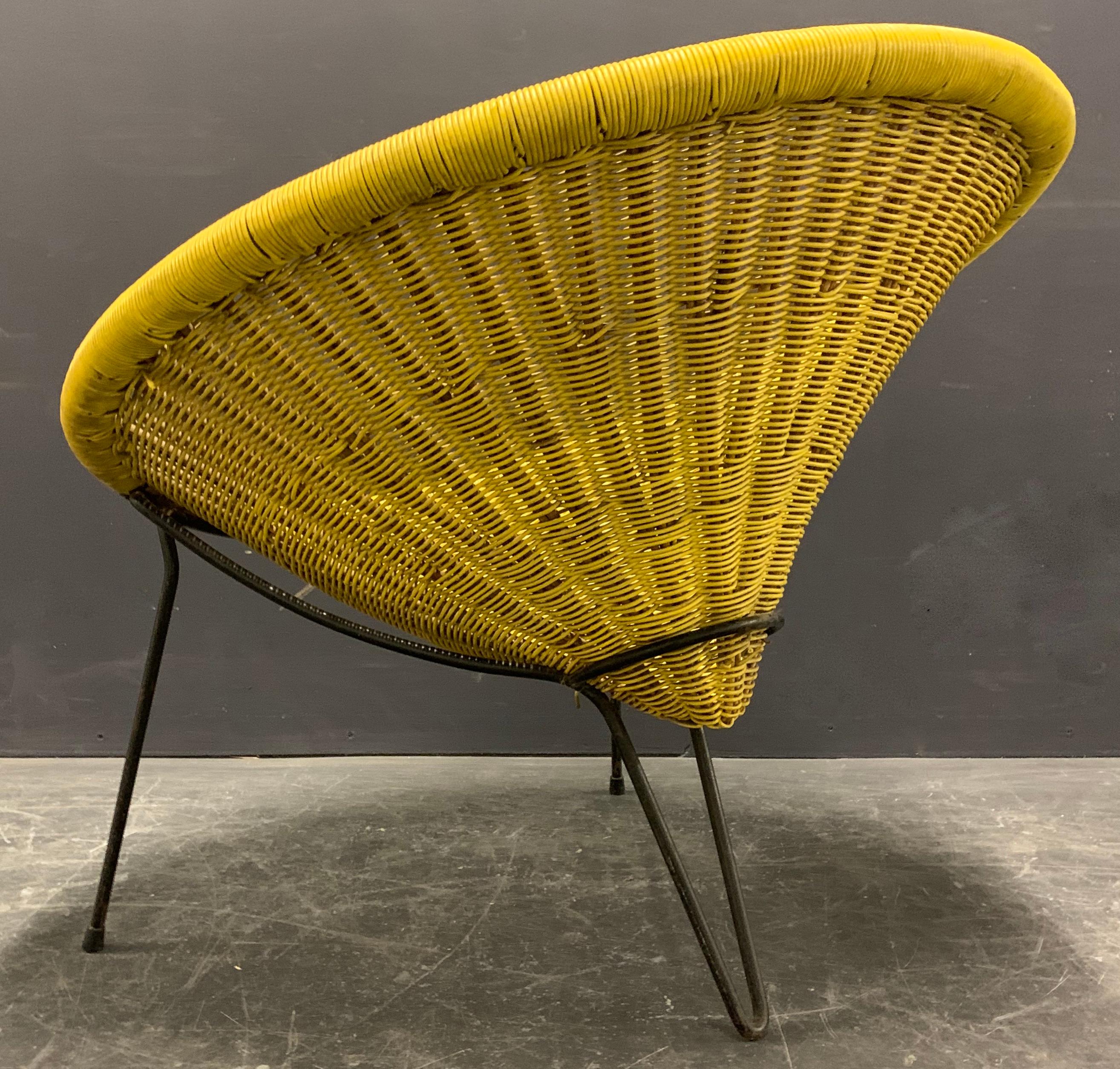 Mid-20th Century Wonderful Set of 2 Cane Lounge Chairs by Roberto Mango For Sale