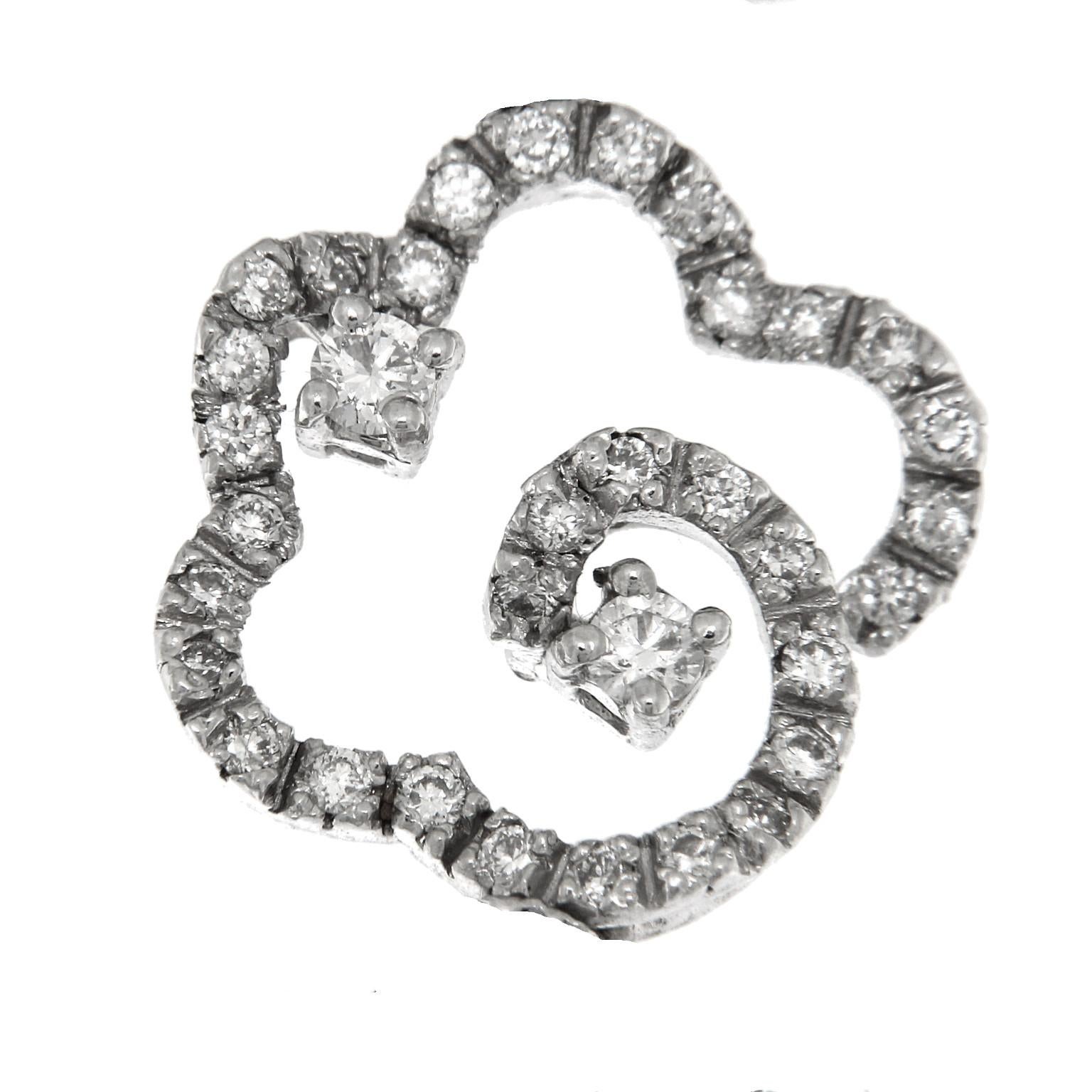 Merveilleux ensemble de collier, bracelet et boucles d'oreilles en diamants blancs de la collection Bandhu en vente 6
