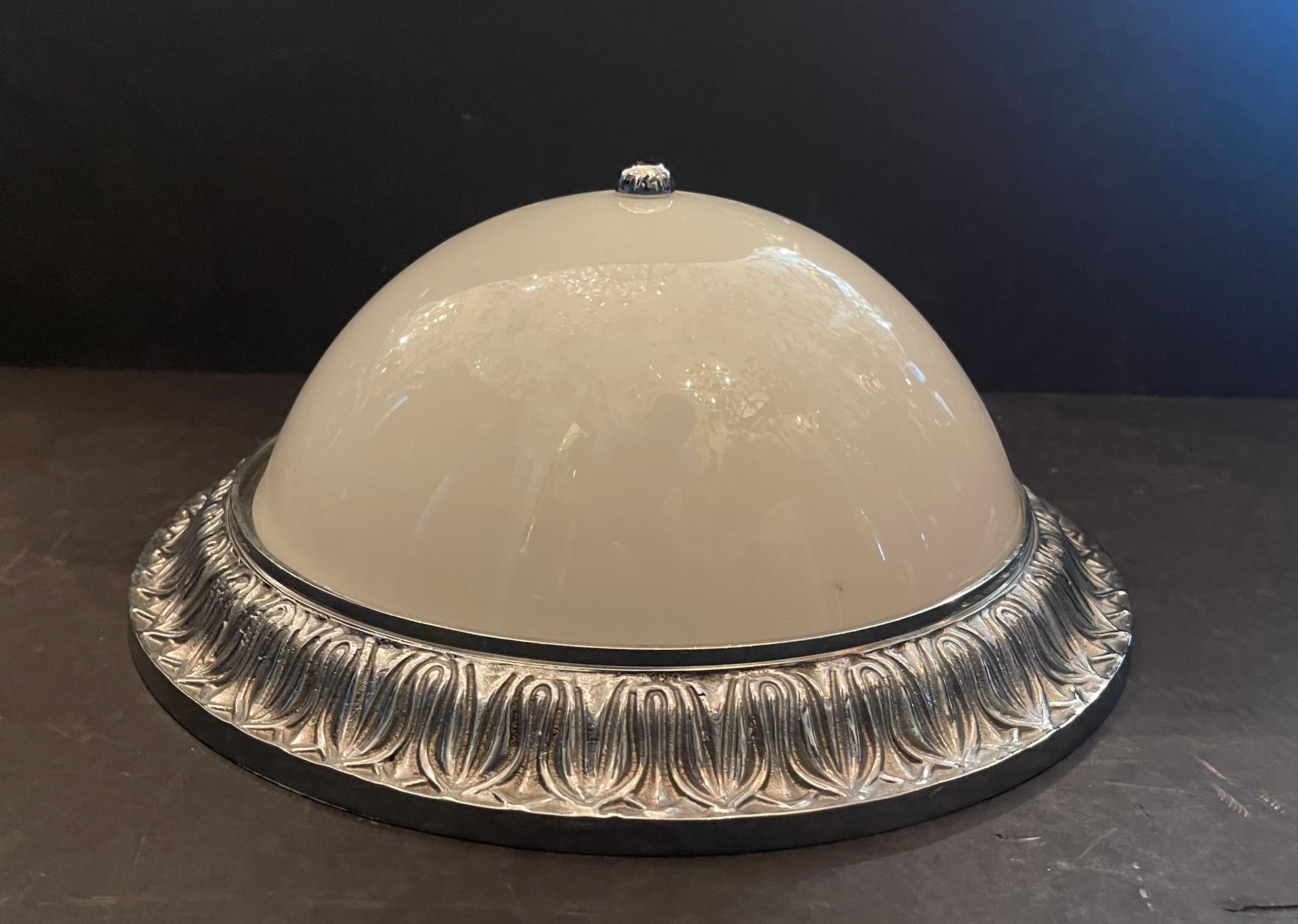 Merveilleux luminaire encastré à dôme en verre en nickel poli de Sherle Wagner (France) Bon état - En vente à Roslyn, NY