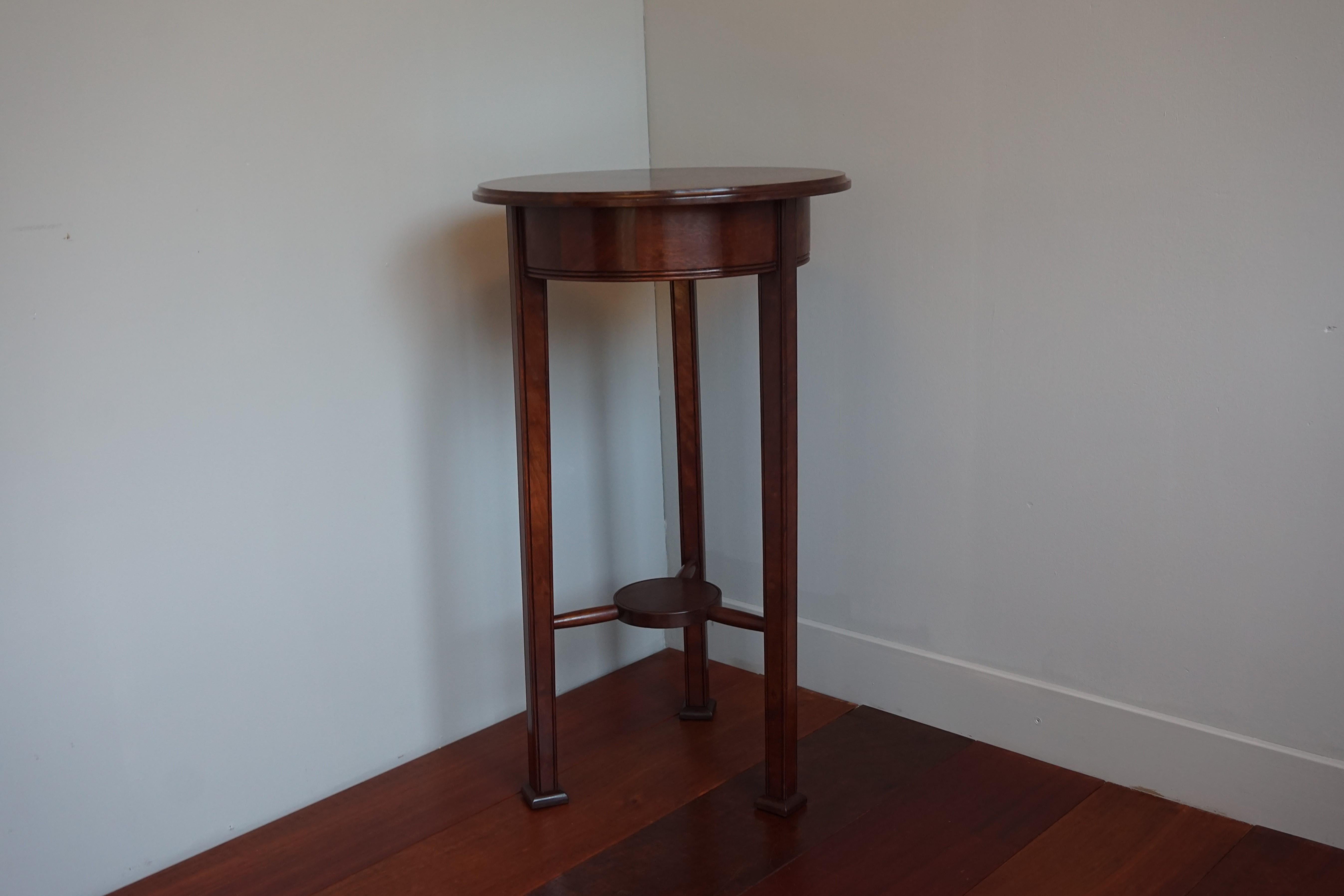 Wonderful Solid Mahogany Art Deco Pedestal Table and Sculpture Stand circa 1920 4