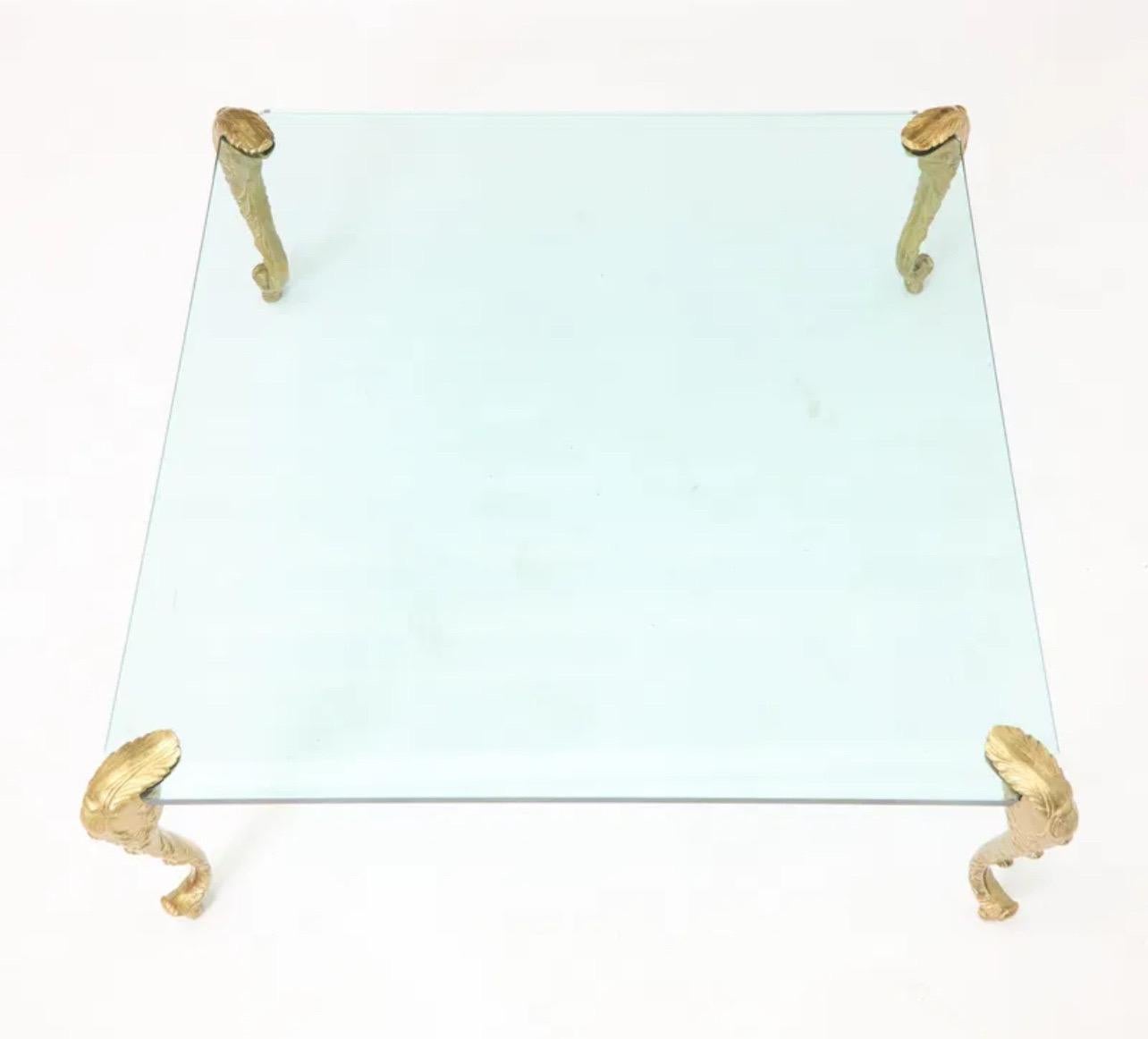 Maravillosa Mesa Cocktail Cuadrada de Café Montada en Vidrio Dorado-Bronce P.E. Guerin Belle Époque en venta