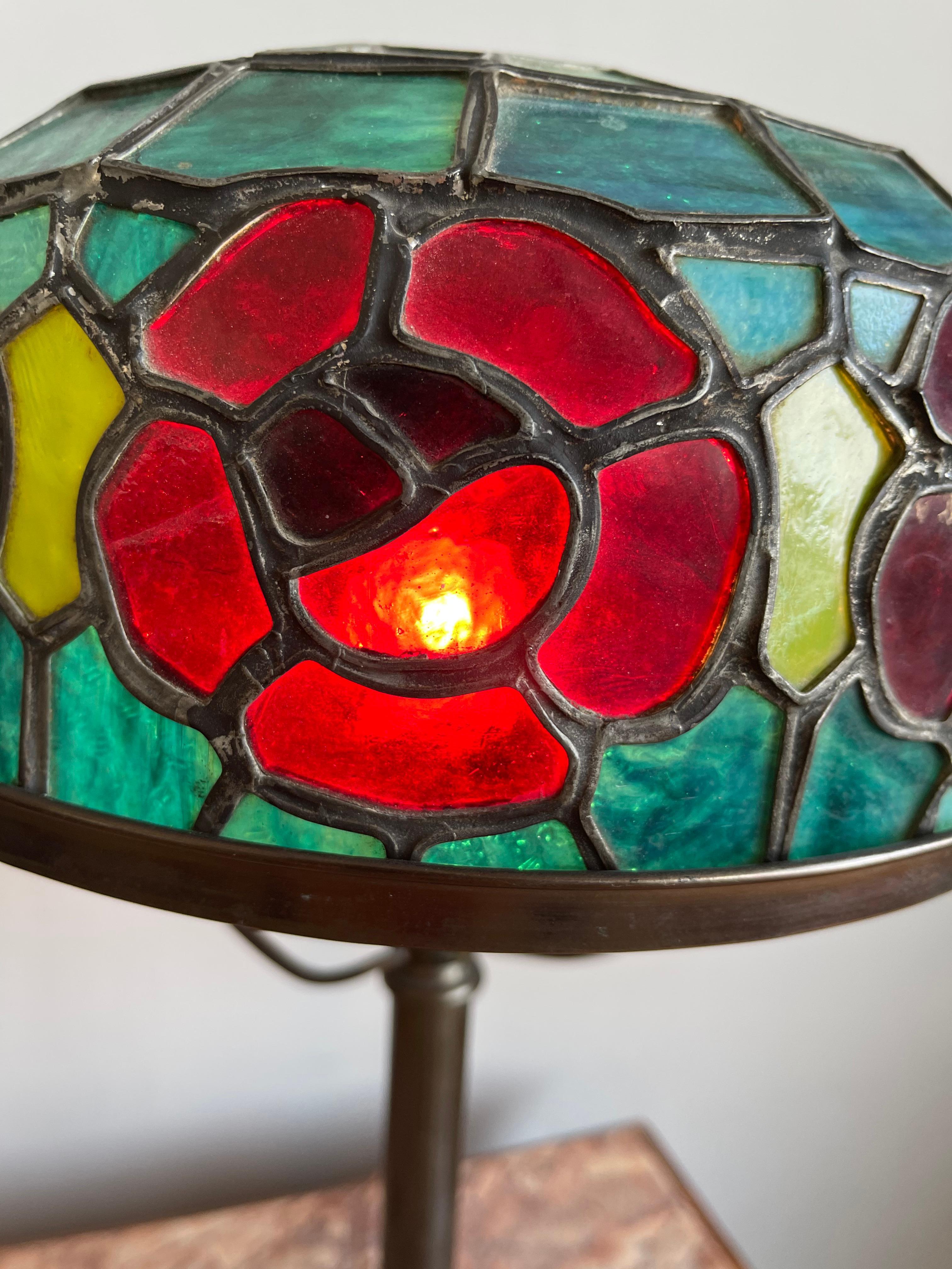 Wonderful Stain Leaded Art Deco Glass Table Lamp Geometric Design & Great Colors 4