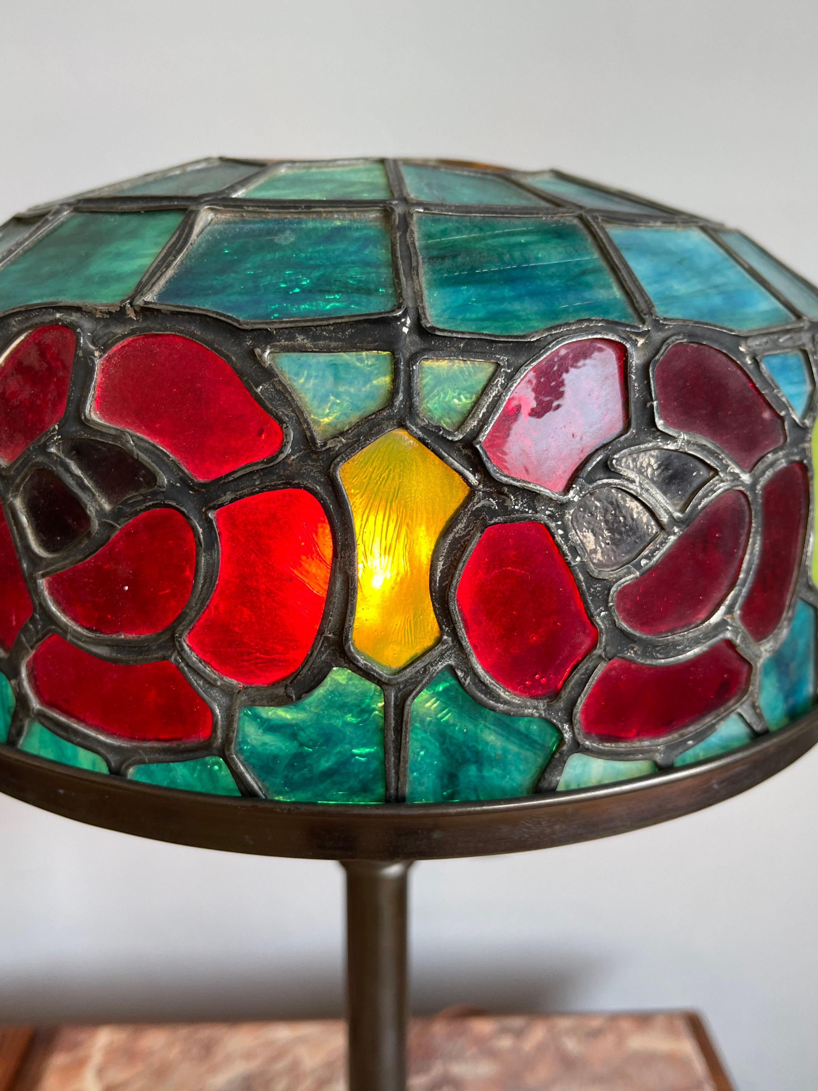 Wonderful Stain Leaded Art Deco Glass Table Lamp Geometric Design & Great Colors 5