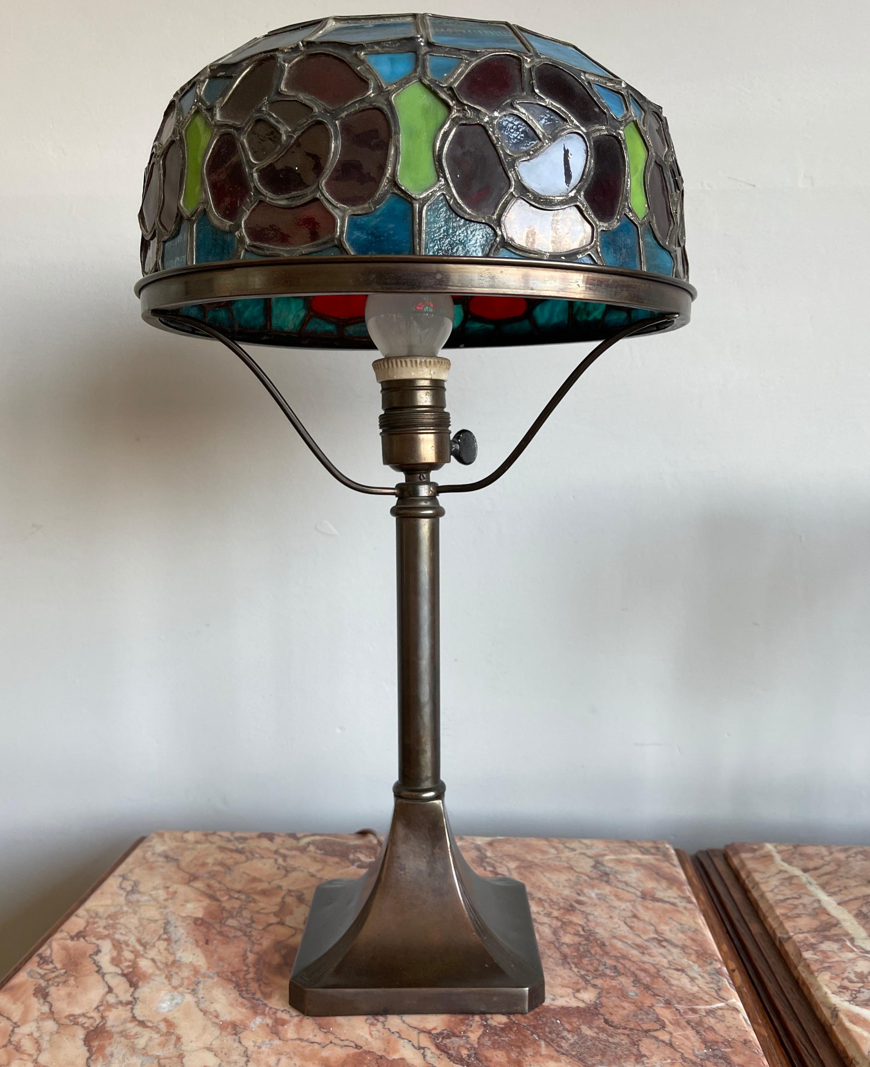 Wonderful Stain Leaded Art Deco Glass Table Lamp Geometric Design & Great Colors 6