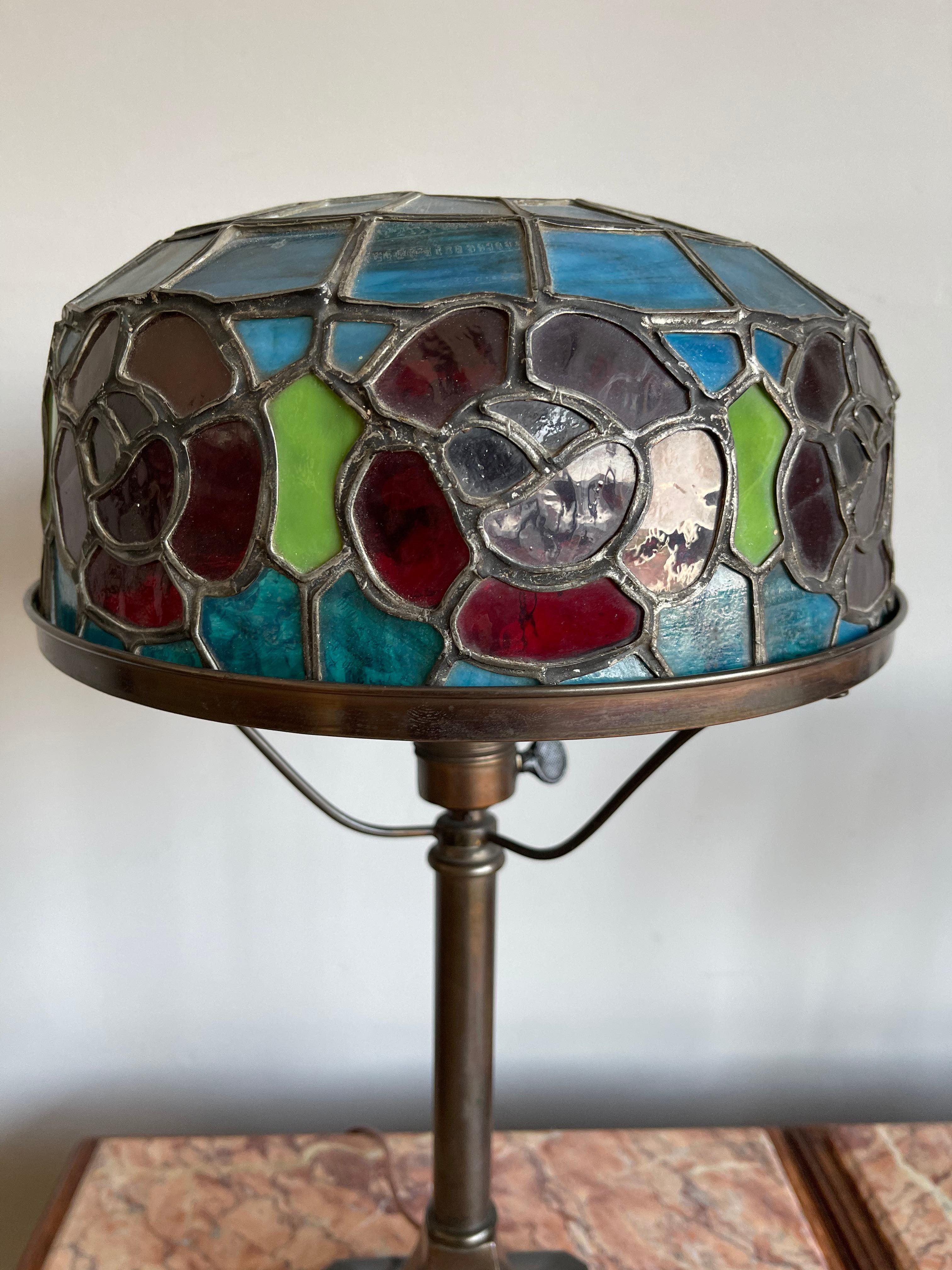 Wonderful Stain Leaded Art Deco Glass Table Lamp Geometric Design & Great Colors 7