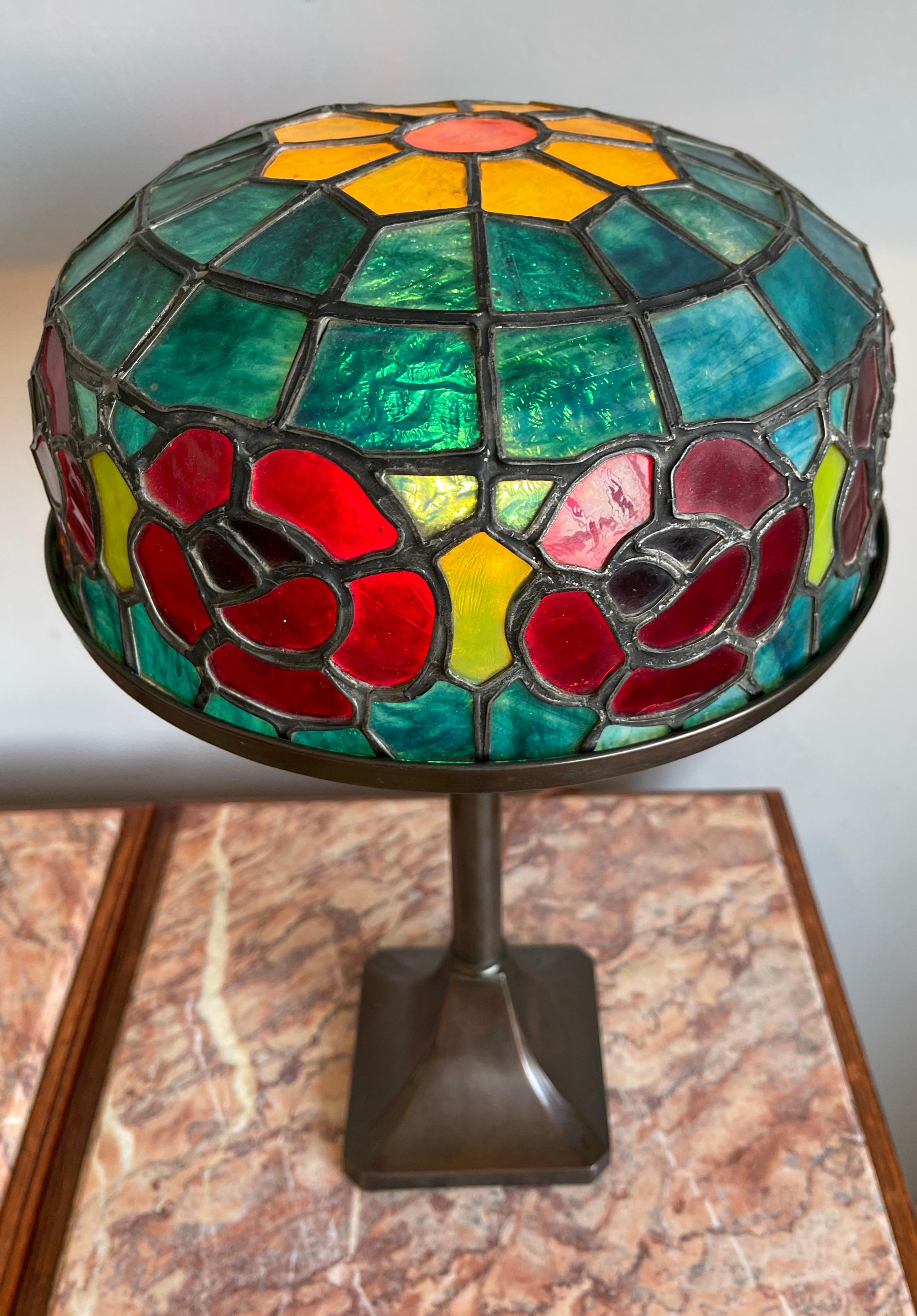 Wonderful Stain Leaded Art Deco Glass Table Lamp Geometric Design & Great Colors 1