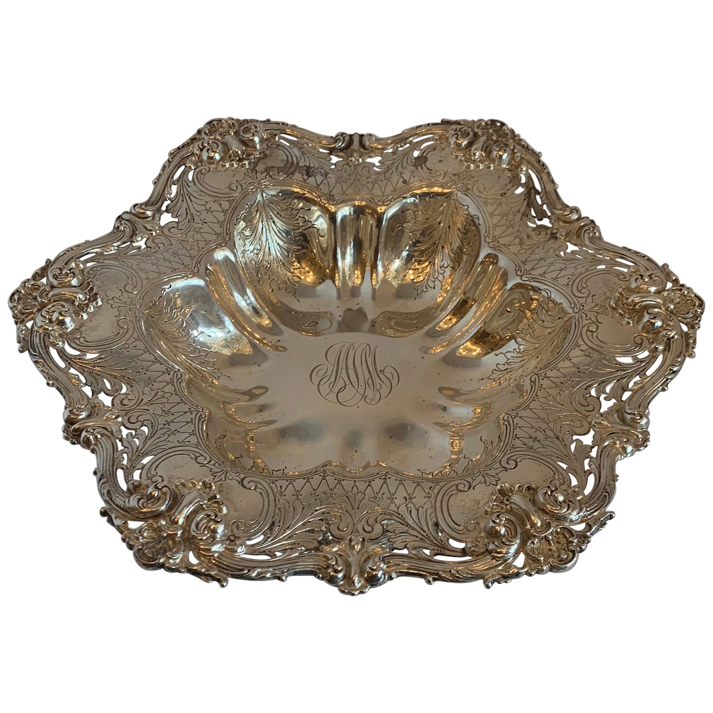 Maravilloso cuenco de plata de ley Whiting Pierced Reposse Hand Chased Centerpiece Bowl