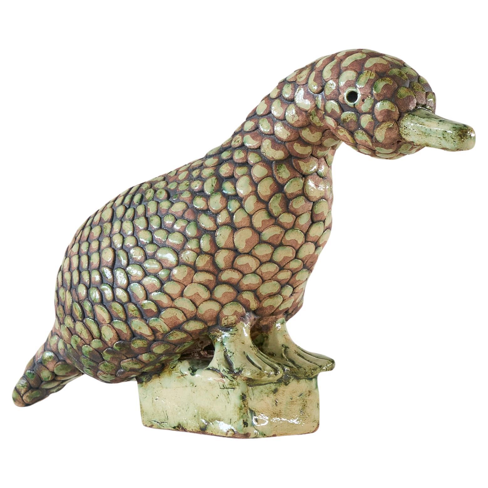 Meravigliosa scultura di dodo in Studio Pottery dei primi del Novecento
