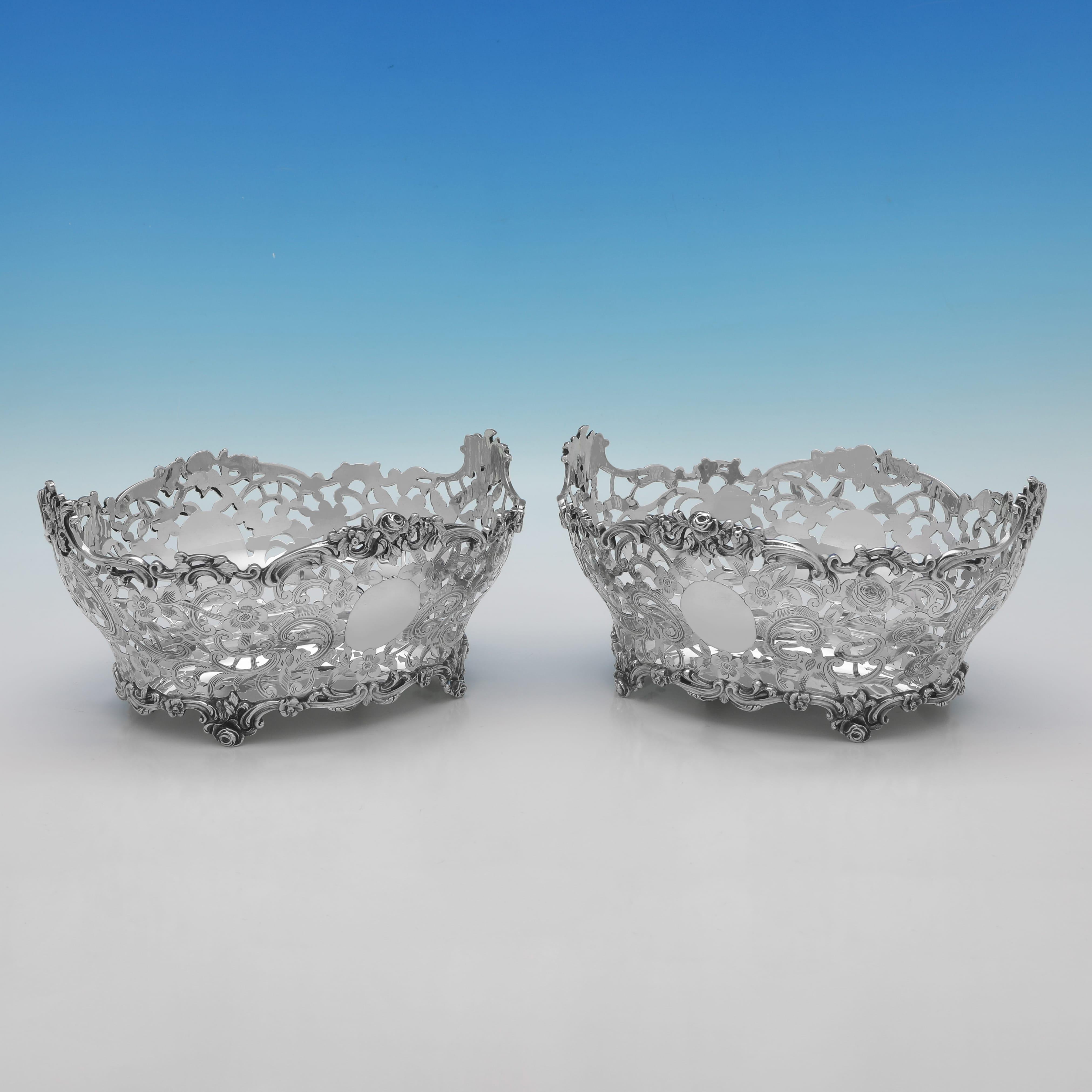 Maravilloso lote de 5 platos antiguos de plata de ley - fabricados en Londres 1898 -1901 Inglés en venta