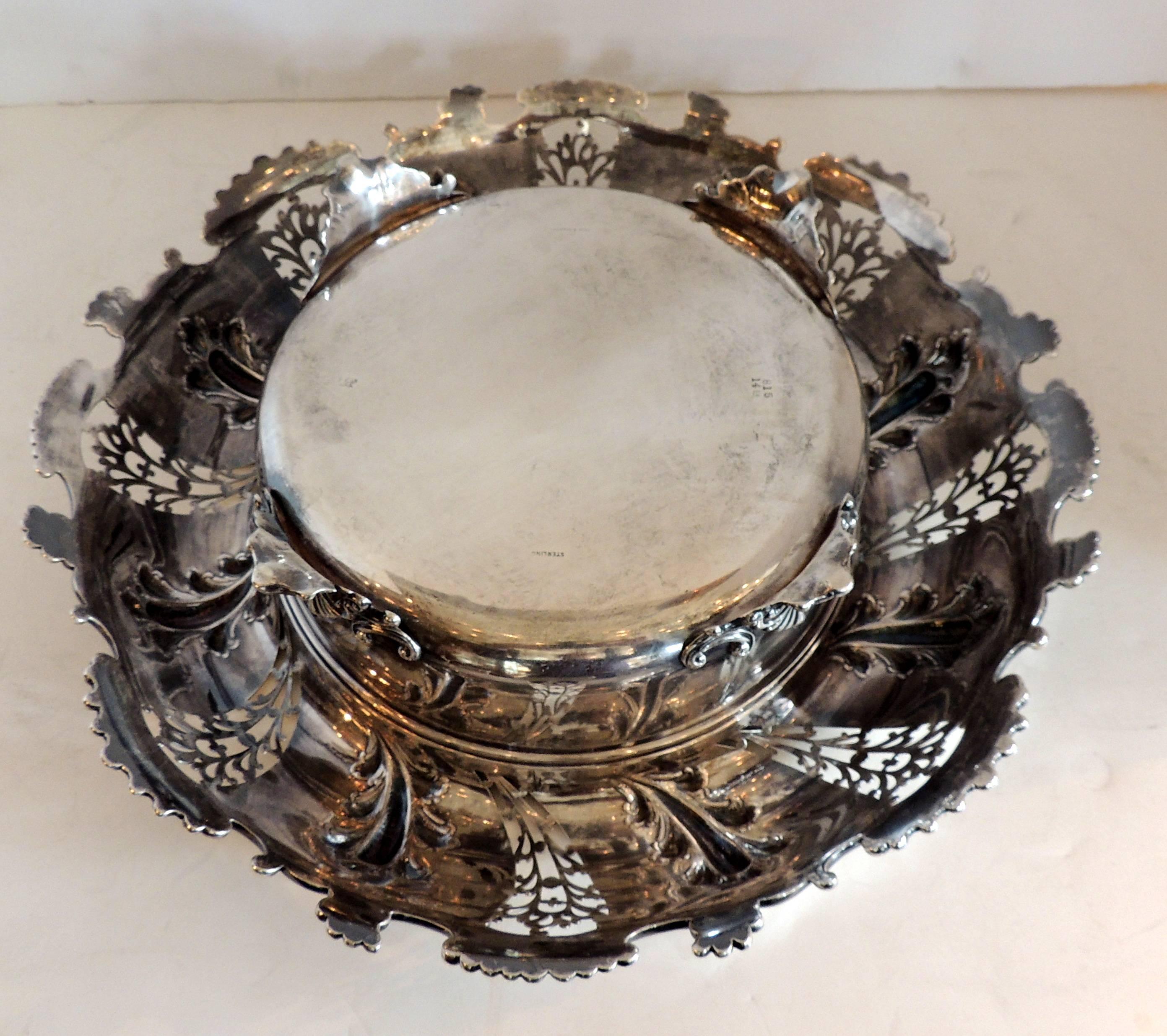 Wonderful Theodore B. Star Sterling Silver Pierced Footed Centrepiece Bowl In Good Condition For Sale In Roslyn, NY